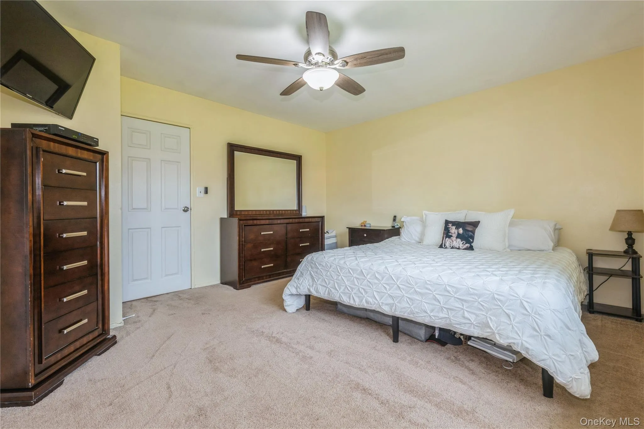 460 Old Town Road, Brookhaven, NY, 2 Bedrooms Bedrooms, 5 Rooms Rooms,1 BathroomBathrooms,Residential,For Rent,Old Town,0,1023408 460 Old Town Road, Brookhaven, NY, 2 Bedrooms Bedrooms, 5 Rooms Rooms,1 BathroomBathrooms,Residential,For Rent,Old Town,0,1023408