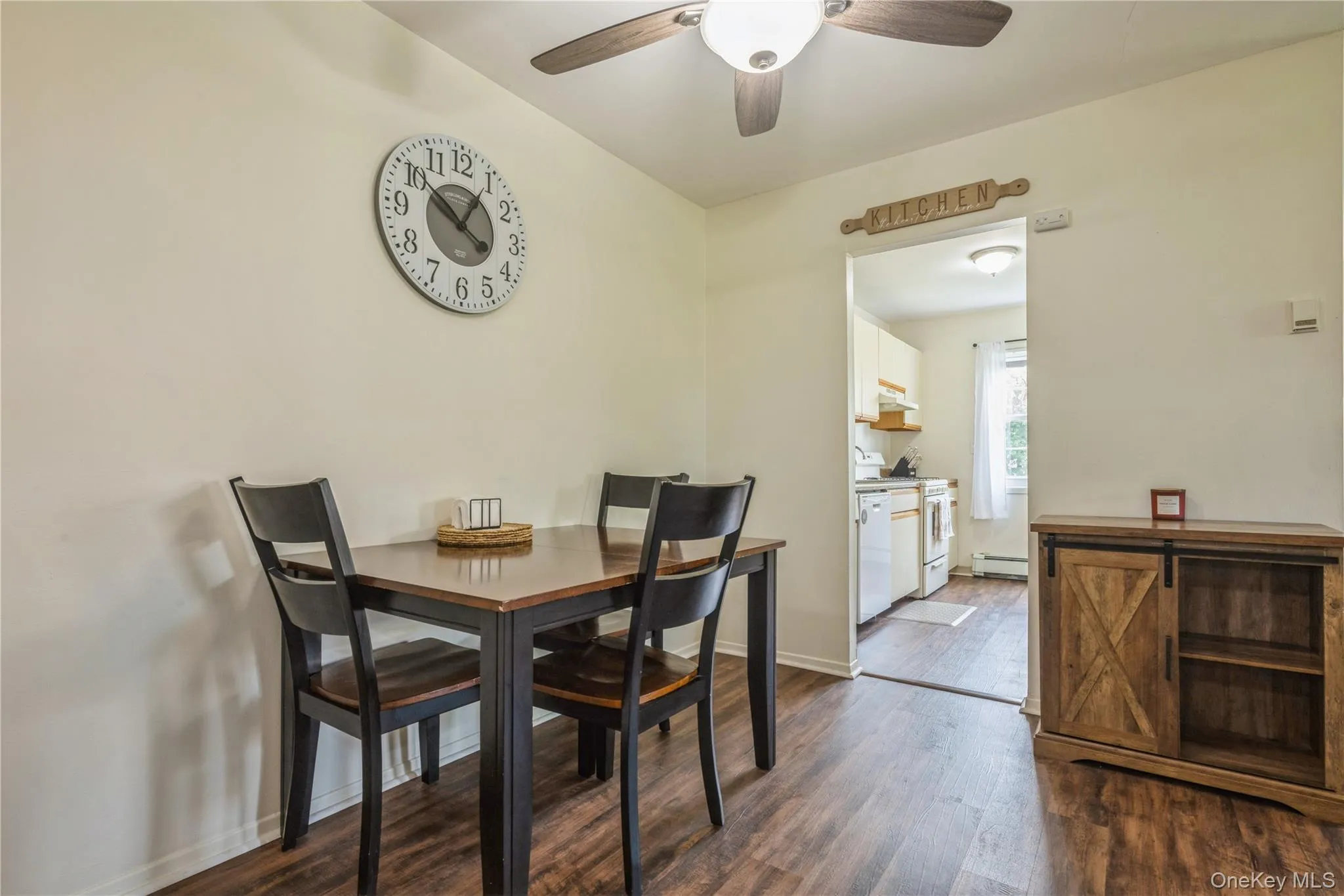 460 Old Town Road, Brookhaven, NY, 2 Bedrooms Bedrooms, 5 Rooms Rooms,1 BathroomBathrooms,Residential,For Rent,Old Town,0,1023408 460 Old Town Road, Brookhaven, NY, 2 Bedrooms Bedrooms, 5 Rooms Rooms,1 BathroomBathrooms,Residential,For Rent,Old Town,0,1023408