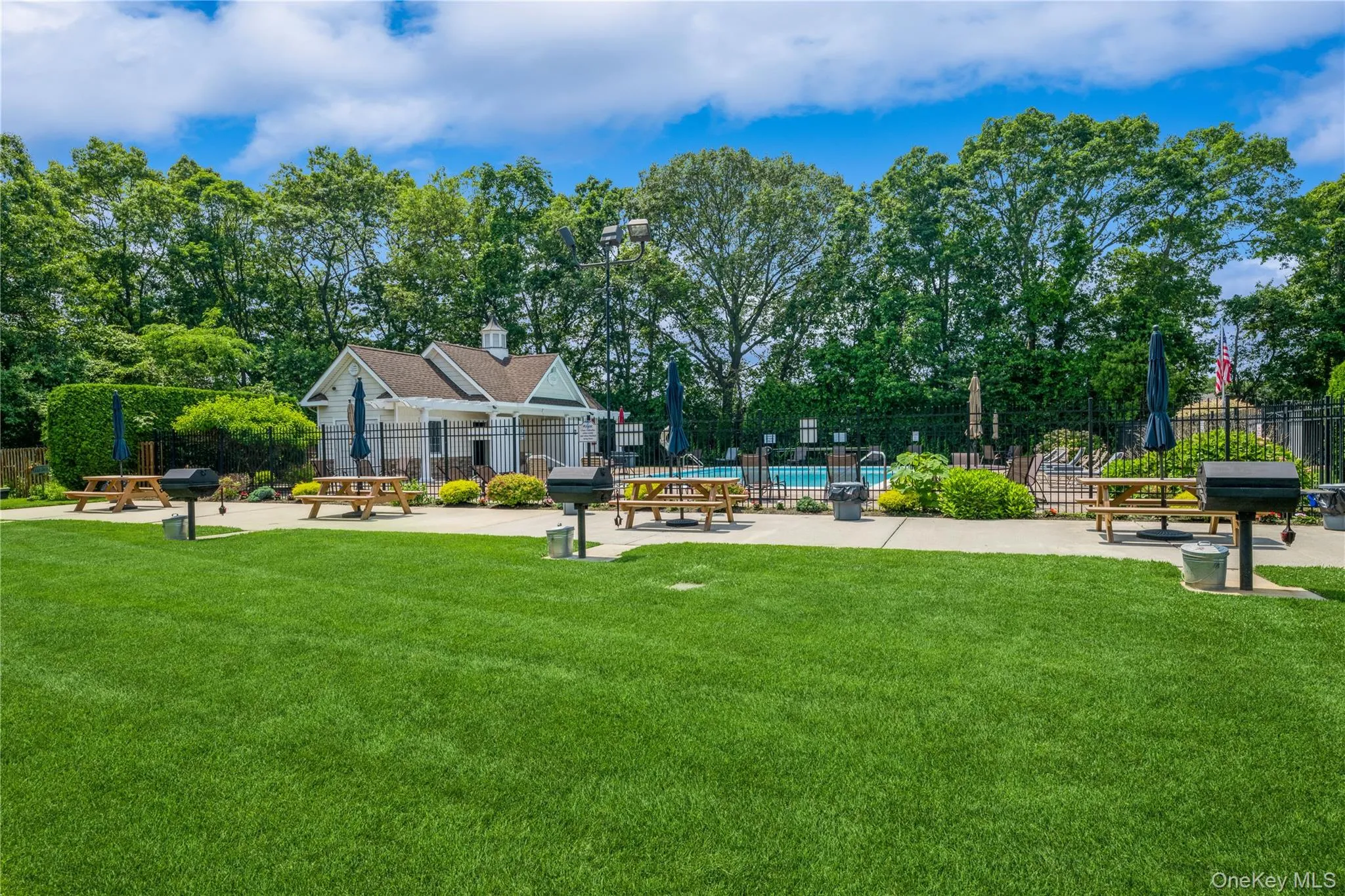 460 Old Town Road, Brookhaven, NY, 2 Bedrooms Bedrooms, 5 Rooms Rooms,1 BathroomBathrooms,Residential,For Rent,Old Town,0,1023408 460 Old Town Road, Brookhaven, NY, 2 Bedrooms Bedrooms, 5 Rooms Rooms,1 BathroomBathrooms,Residential,For Rent,Old Town,0,1023408