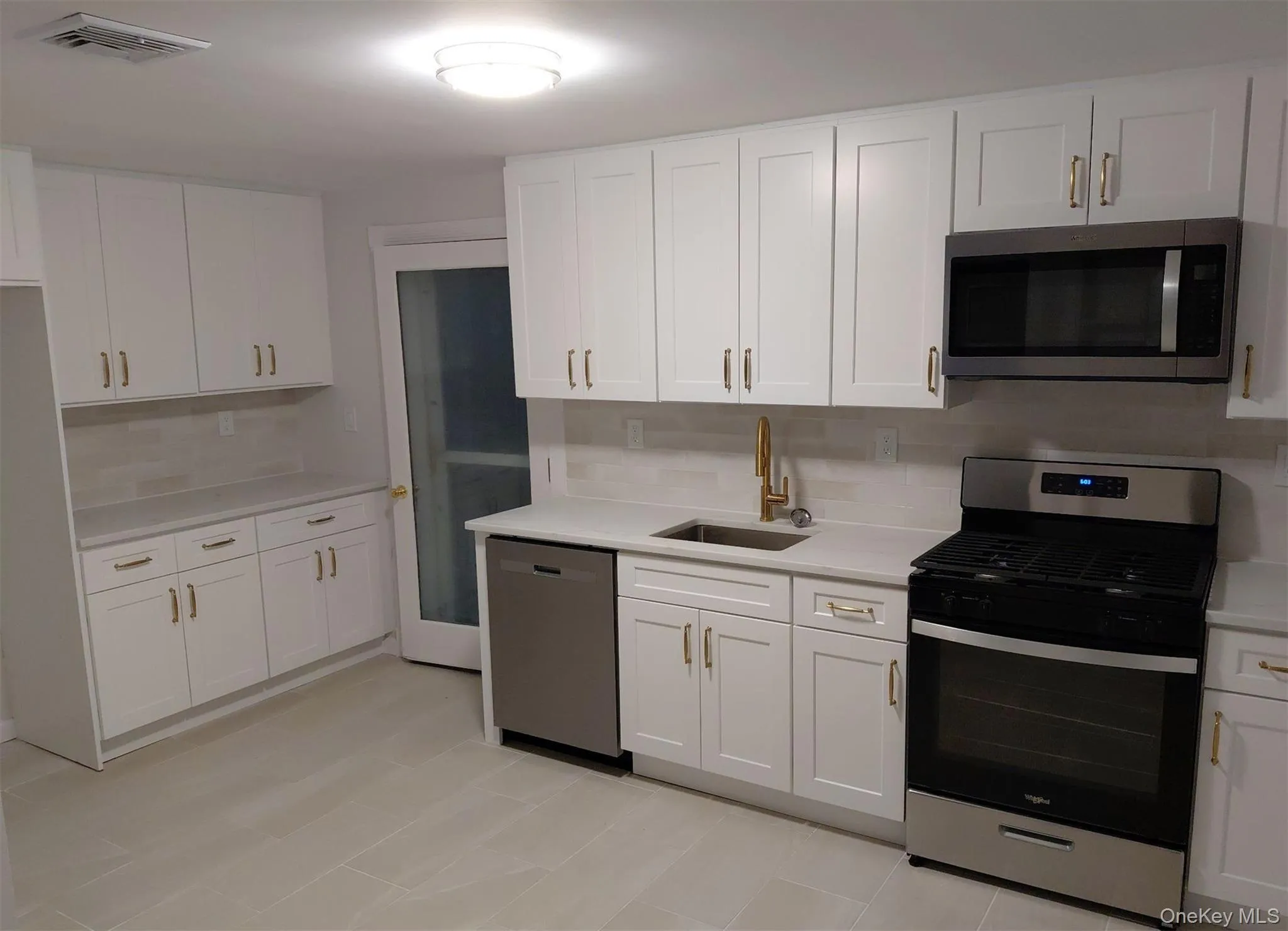 36 Fourth Avenue, Orangetown, NY, 3 Bedrooms Bedrooms, 6 Rooms Rooms,1 BathroomBathrooms,Residential,For Rent,Fourth,0,1023413 36 Fourth Avenue, Orangetown, NY, 3 Bedrooms Bedrooms, 6 Rooms Rooms,1 BathroomBathrooms,Residential,For Rent,Fourth,0,1023413