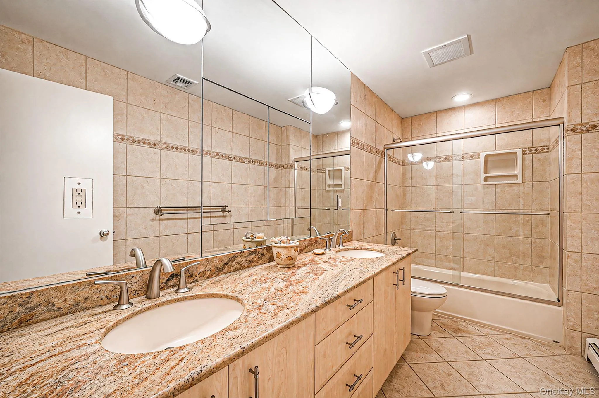 Upstairs Bathroom with dual sinks and tub shower Upstairs Bathroom with dual sinks and tub shower