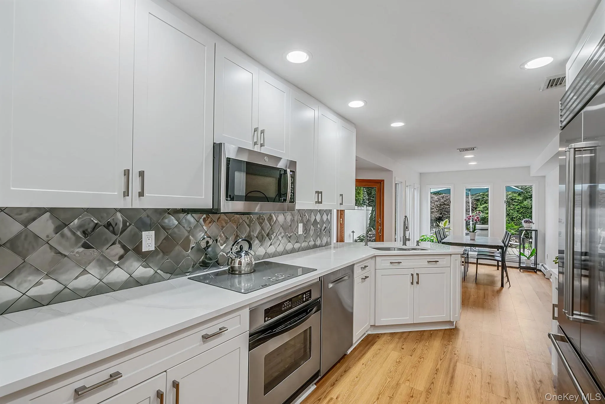 Shaker cabinets and quartz countertops Shaker cabinets and quartz countertops