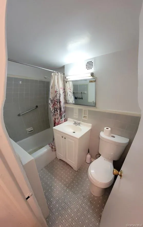 98-20 62nd Drive, New York, NY, 2 Rooms Rooms,1 BathroomBathrooms,Residential Lease,For Rent,62nd,0,1023434 98-20 62nd Drive, New York, NY, 2 Rooms Rooms,1 BathroomBathrooms,Residential Lease,For Rent,62nd,0,1023434