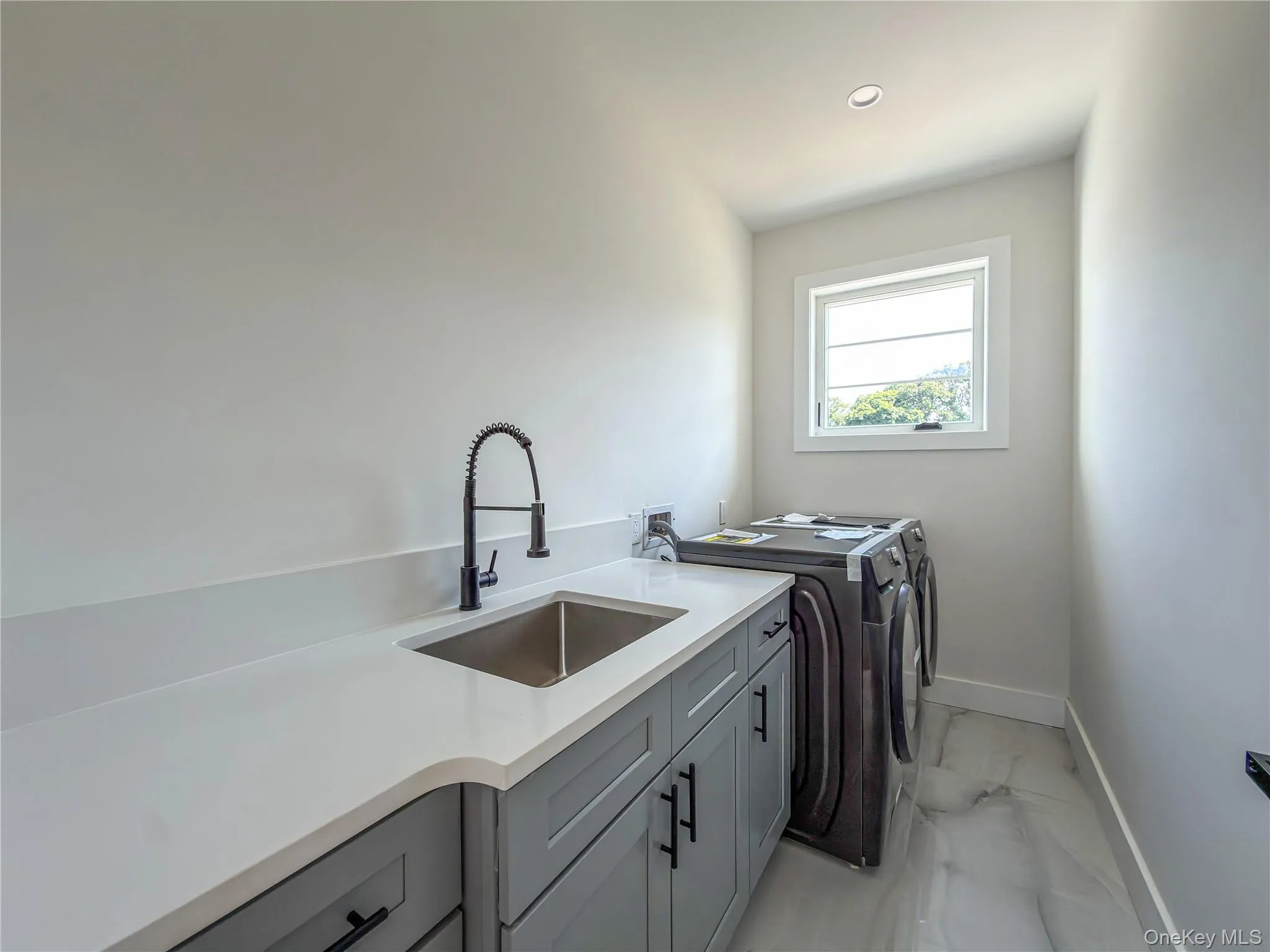 97 North Court, North Hempstead, NY, 5 Bedrooms Bedrooms, 11 Rooms Rooms,5 BathroomsBathrooms,Residential,For Rent,North,0,1023435 97 North Court, North Hempstead, NY, 5 Bedrooms Bedrooms, 11 Rooms Rooms,5 BathroomsBathrooms,Residential,For Rent,North,0,1023435