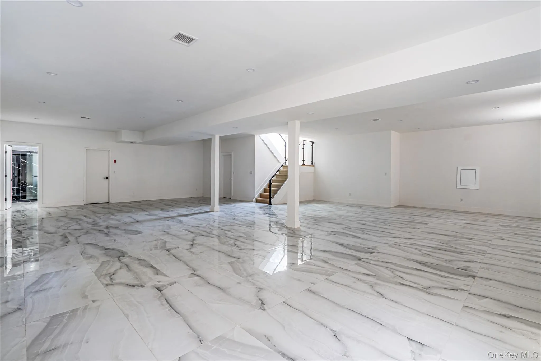 97 North Court, North Hempstead, NY, 5 Bedrooms Bedrooms, 11 Rooms Rooms,5 BathroomsBathrooms,Residential,For Rent,North,0,1023435 97 North Court, North Hempstead, NY, 5 Bedrooms Bedrooms, 11 Rooms Rooms,5 BathroomsBathrooms,Residential,For Rent,North,0,1023435