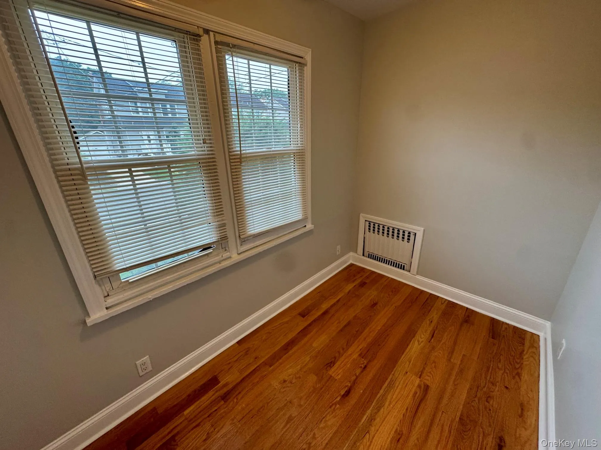121 Lyon Place, Hempstead, NY, 2 Bedrooms Bedrooms, 5 Rooms Rooms,1 BathroomBathrooms,Residential Lease,For Rent,Lyon,0,1023440 121 Lyon Place, Hempstead, NY, 2 Bedrooms Bedrooms, 5 Rooms Rooms,1 BathroomBathrooms,Residential Lease,For Rent,Lyon,0,1023440