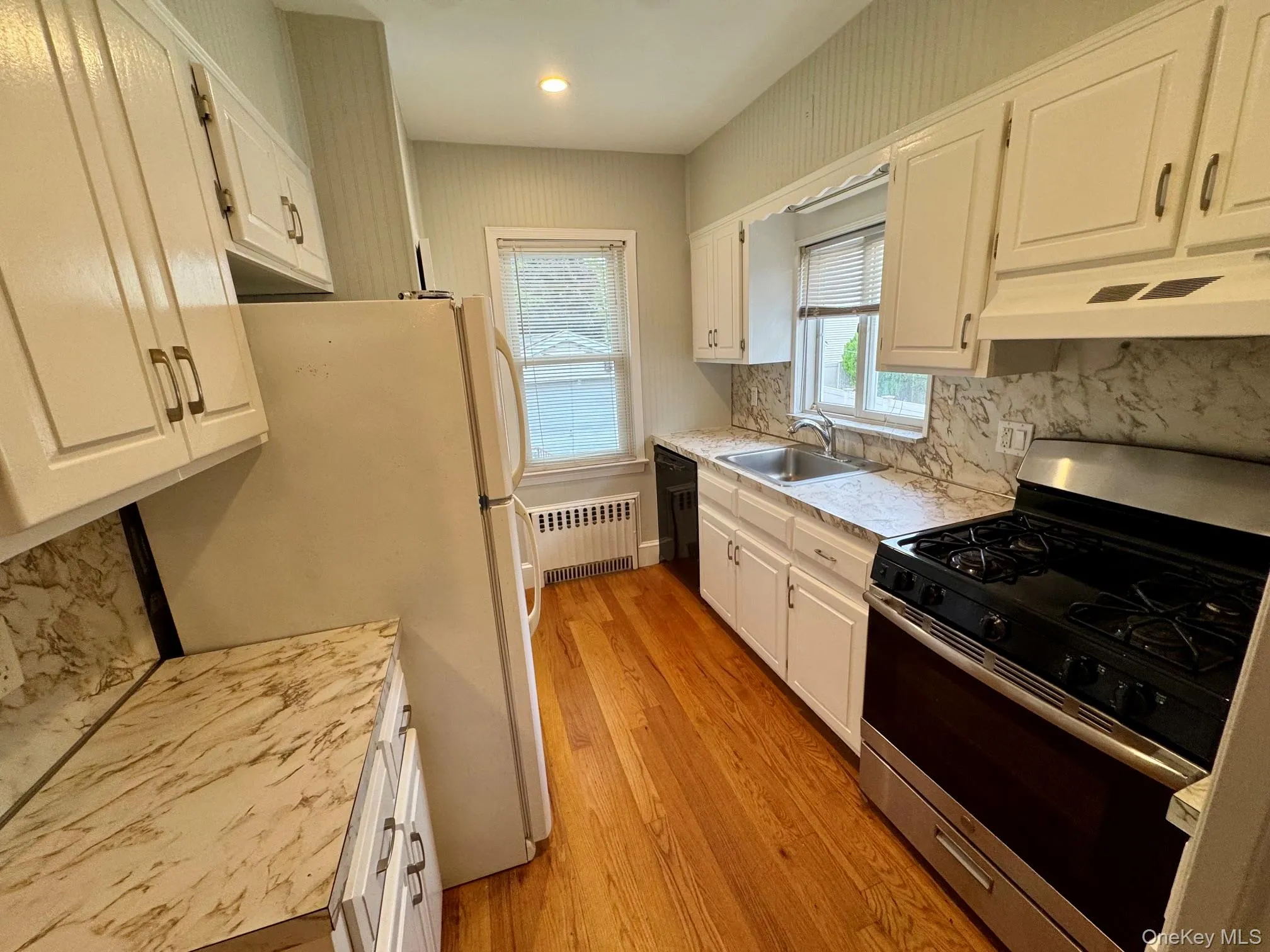 121 Lyon Place, Hempstead, NY, 2 Bedrooms Bedrooms, 5 Rooms Rooms,1 BathroomBathrooms,Residential Lease,For Rent,Lyon,0,1023440 121 Lyon Place, Hempstead, NY, 2 Bedrooms Bedrooms, 5 Rooms Rooms,1 BathroomBathrooms,Residential Lease,For Rent,Lyon,0,1023440
