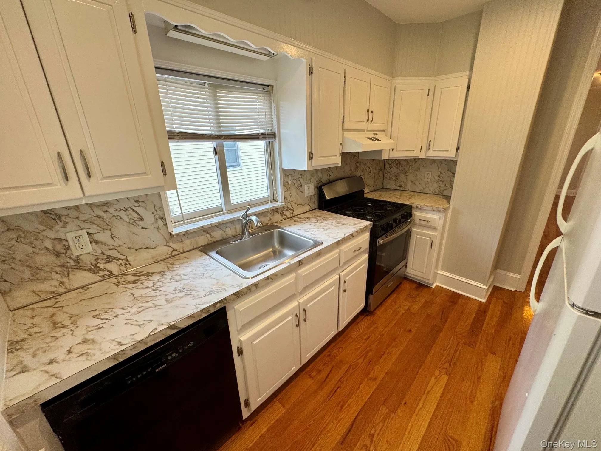121 Lyon Place, Hempstead, NY, 2 Bedrooms Bedrooms, 5 Rooms Rooms,1 BathroomBathrooms,Residential Lease,For Rent,Lyon,0,1023440 121 Lyon Place, Hempstead, NY, 2 Bedrooms Bedrooms, 5 Rooms Rooms,1 BathroomBathrooms,Residential Lease,For Rent,Lyon,0,1023440