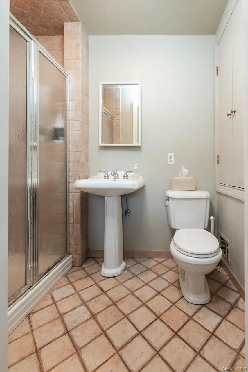 32 Lake Avenue, Ramapo, NY, 8 Bedrooms Bedrooms, 11 Rooms Rooms,3 BathroomsBathrooms,Residential Lease,For Rent,Lake,0,1023447 32 Lake Avenue, Ramapo, NY, 8 Bedrooms Bedrooms, 11 Rooms Rooms,3 BathroomsBathrooms,Residential Lease,For Rent,Lake,0,1023447