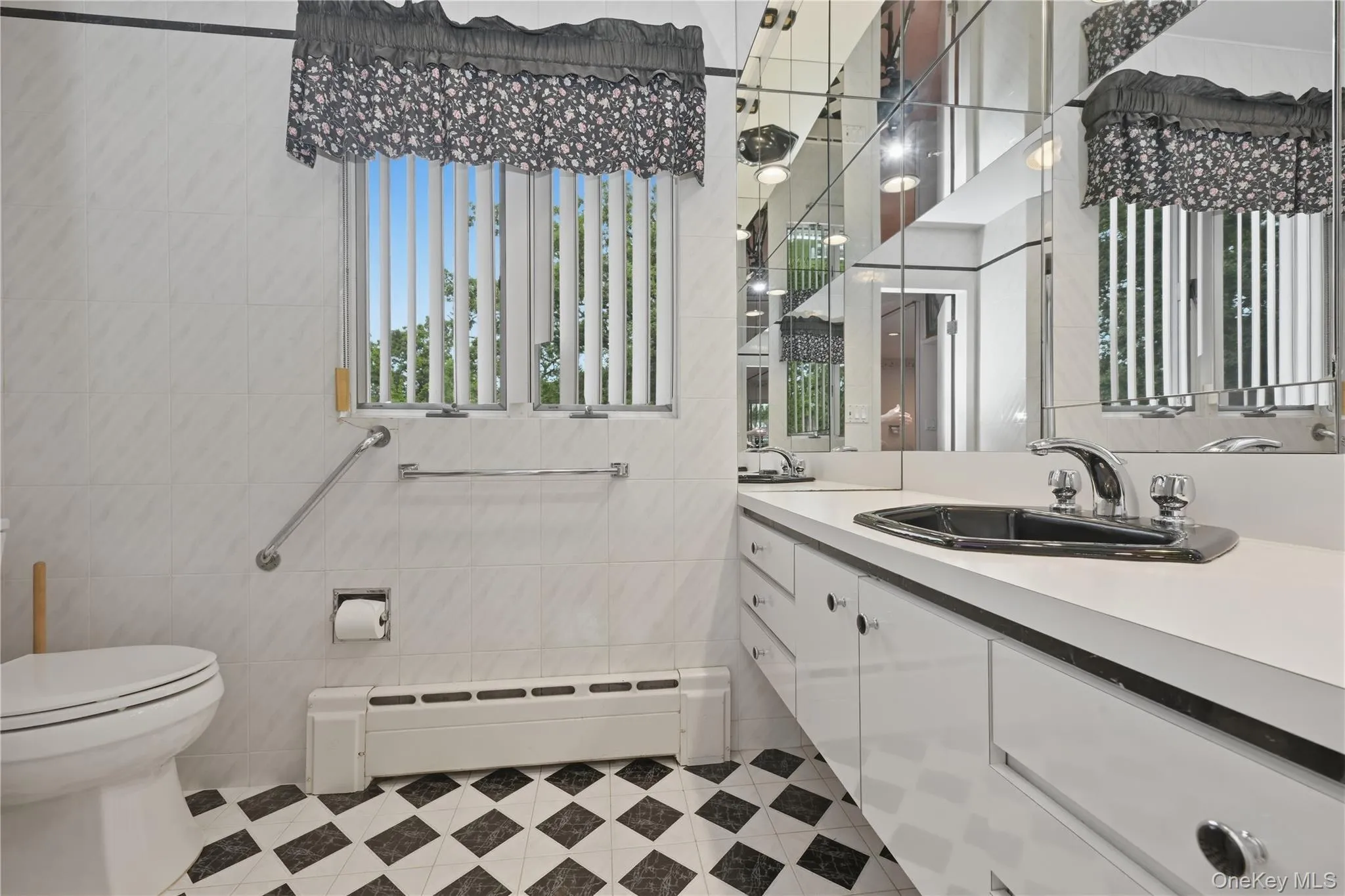 2640 Harvey Avenue, Hempstead, NY, 4 Bedrooms Bedrooms, 10 Rooms Rooms,2 BathroomsBathrooms,Residential,For Rent,Harvey,0,1023458 2640 Harvey Avenue, Hempstead, NY, 4 Bedrooms Bedrooms, 10 Rooms Rooms,2 BathroomsBathrooms,Residential,For Rent,Harvey,0,1023458