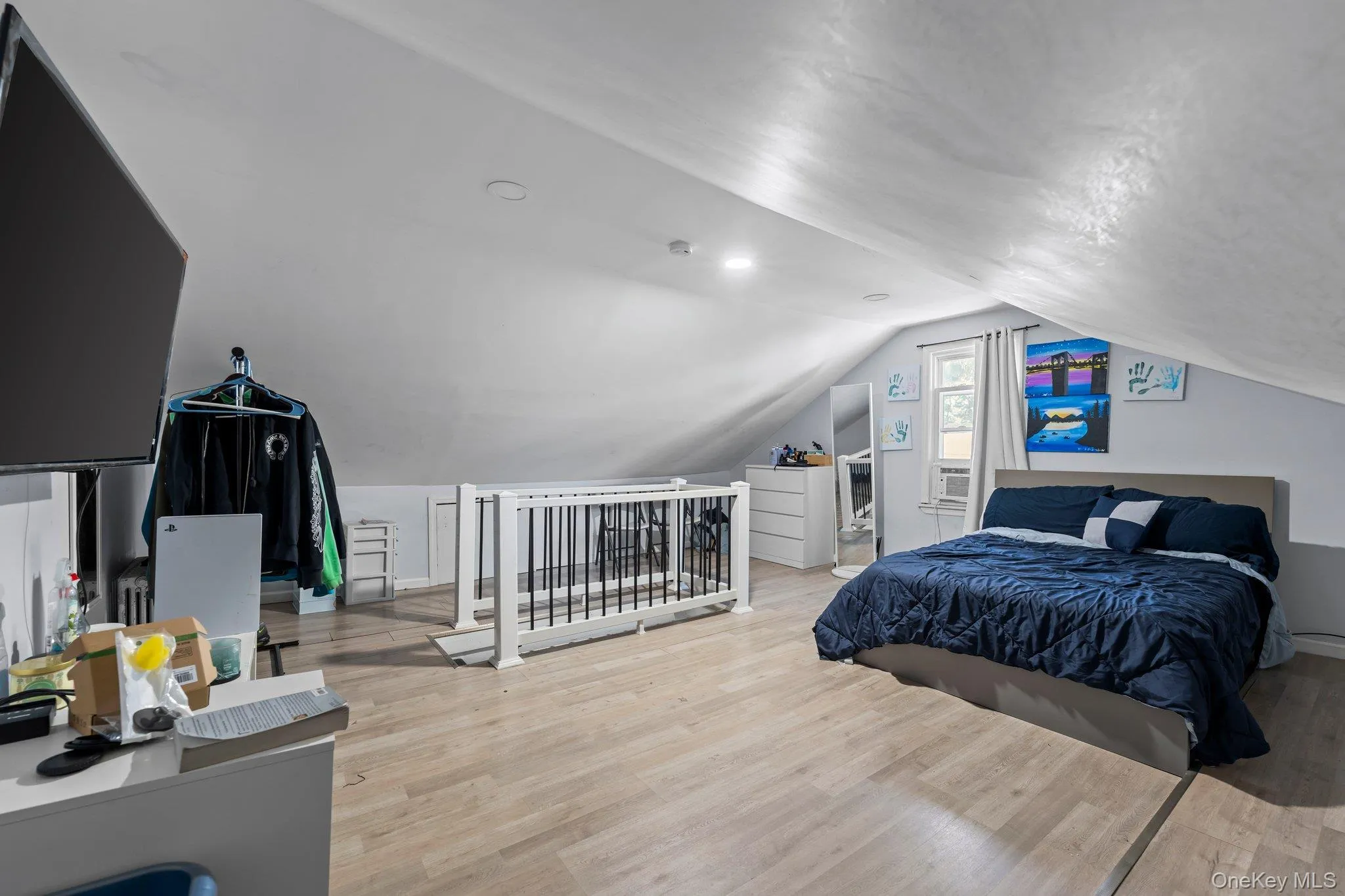 40 East Avenue, Hempstead, NY, 3 Bedrooms Bedrooms, 5 Rooms Rooms,2 BathroomsBathrooms,Residential,For Rent,East,0,1023461 40 East Avenue, Hempstead, NY, 3 Bedrooms Bedrooms, 5 Rooms Rooms,2 BathroomsBathrooms,Residential,For Rent,East,0,1023461