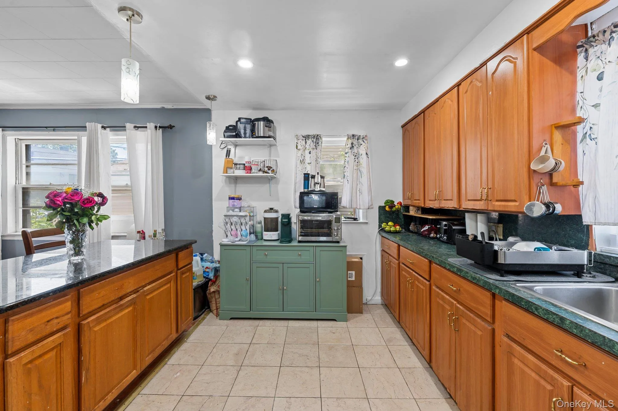 40 East Avenue, Hempstead, NY, 3 Bedrooms Bedrooms, 5 Rooms Rooms,2 BathroomsBathrooms,Residential,For Rent,East,0,1023461 40 East Avenue, Hempstead, NY, 3 Bedrooms Bedrooms, 5 Rooms Rooms,2 BathroomsBathrooms,Residential,For Rent,East,0,1023461