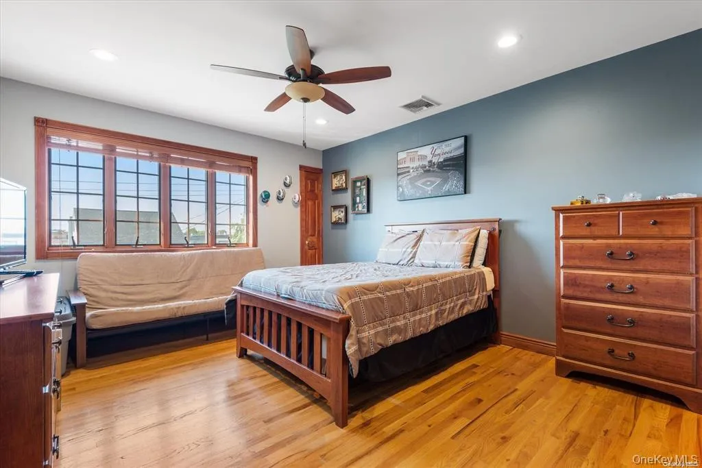 163-27 95th Street, New York, NY, 5 Bedrooms Bedrooms, 10 Rooms Rooms,5 BathroomsBathrooms,Residential,For Rent,95th,0,1023470 163-27 95th Street, New York, NY, 5 Bedrooms Bedrooms, 10 Rooms Rooms,5 BathroomsBathrooms,Residential,For Rent,95th,0,1023470