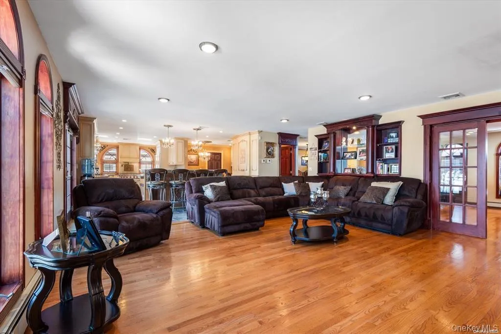 163-27 95th Street, New York, NY, 5 Bedrooms Bedrooms, 10 Rooms Rooms,5 BathroomsBathrooms,Residential,For Rent,95th,0,1023470 163-27 95th Street, New York, NY, 5 Bedrooms Bedrooms, 10 Rooms Rooms,5 BathroomsBathrooms,Residential,For Rent,95th,0,1023470