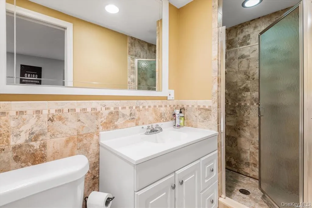 163-27 95th Street, New York, NY, 5 Bedrooms Bedrooms, 10 Rooms Rooms,5 BathroomsBathrooms,Residential,For Rent,95th,0,1023470 163-27 95th Street, New York, NY, 5 Bedrooms Bedrooms, 10 Rooms Rooms,5 BathroomsBathrooms,Residential,For Rent,95th,0,1023470