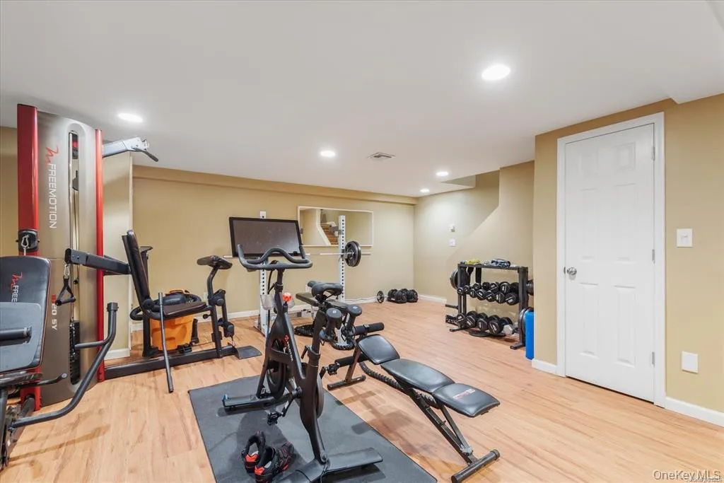 163-27 95th Street, New York, NY, 5 Bedrooms Bedrooms, 10 Rooms Rooms,5 BathroomsBathrooms,Residential,For Rent,95th,0,1023470 163-27 95th Street, New York, NY, 5 Bedrooms Bedrooms, 10 Rooms Rooms,5 BathroomsBathrooms,Residential,For Rent,95th,0,1023470