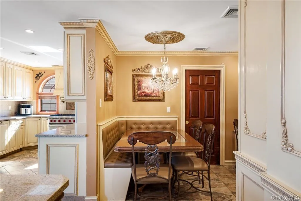 163-27 95th Street, New York, NY, 5 Bedrooms Bedrooms, 10 Rooms Rooms,5 BathroomsBathrooms,Residential,For Rent,95th,0,1023470 163-27 95th Street, New York, NY, 5 Bedrooms Bedrooms, 10 Rooms Rooms,5 BathroomsBathrooms,Residential,For Rent,95th,0,1023470