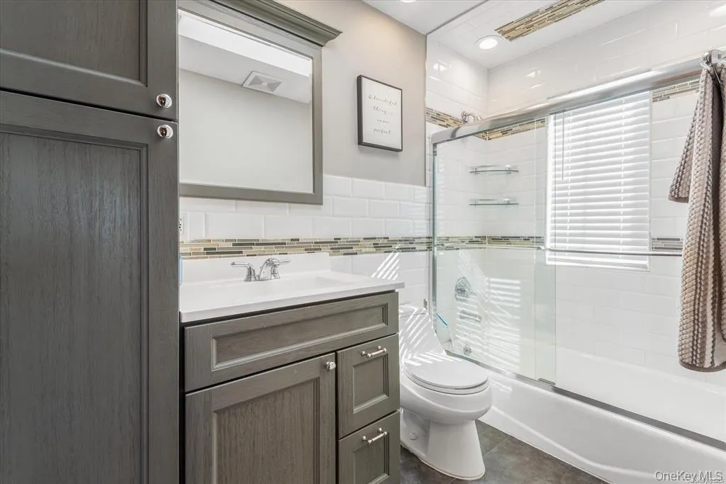 163-27 95th Street, New York, NY, 5 Bedrooms Bedrooms, 10 Rooms Rooms,5 BathroomsBathrooms,Residential,For Rent,95th,0,1023470 163-27 95th Street, New York, NY, 5 Bedrooms Bedrooms, 10 Rooms Rooms,5 BathroomsBathrooms,Residential,For Rent,95th,0,1023470