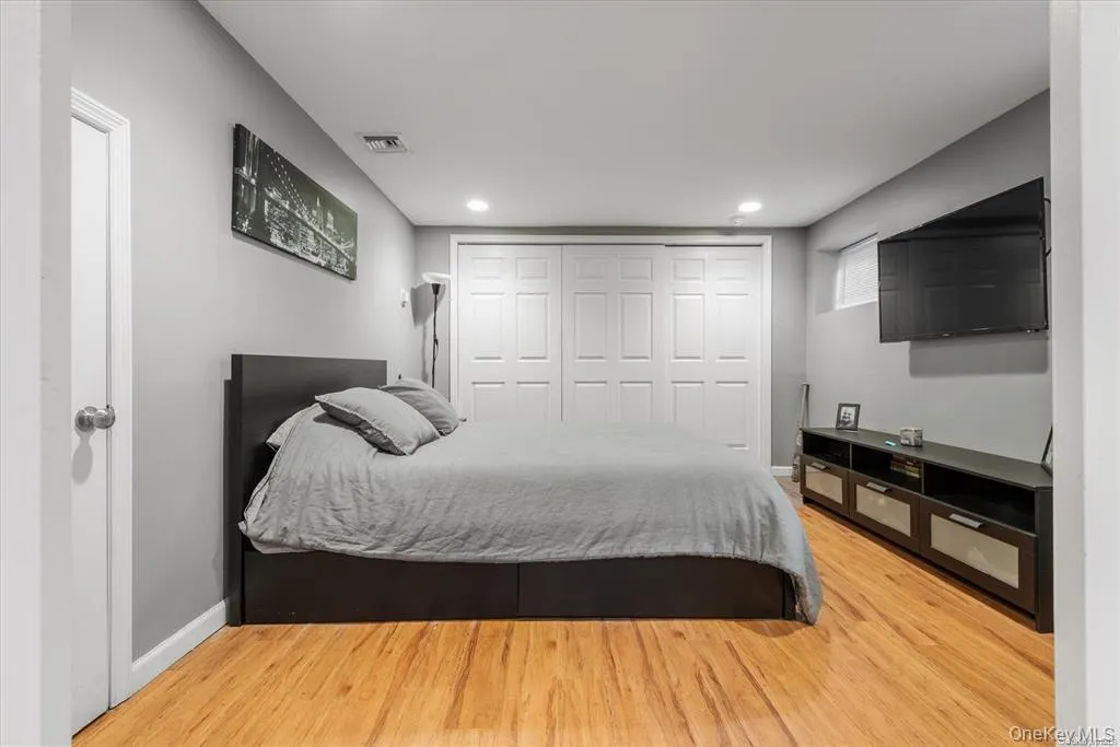 163-27 95th Street, New York, NY, 5 Bedrooms Bedrooms, 10 Rooms Rooms,5 BathroomsBathrooms,Residential,For Rent,95th,0,1023470 163-27 95th Street, New York, NY, 5 Bedrooms Bedrooms, 10 Rooms Rooms,5 BathroomsBathrooms,Residential,For Rent,95th,0,1023470