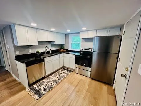 70 New Paltz Road, Lloyd, NY, 2 Bedrooms Bedrooms, 4 Rooms Rooms,1 BathroomBathrooms,Residential Lease,For Rent,New Paltz,0,1023473 70 New Paltz Road, Lloyd, NY, 2 Bedrooms Bedrooms, 4 Rooms Rooms,1 BathroomBathrooms,Residential Lease,For Rent,New Paltz,0,1023473