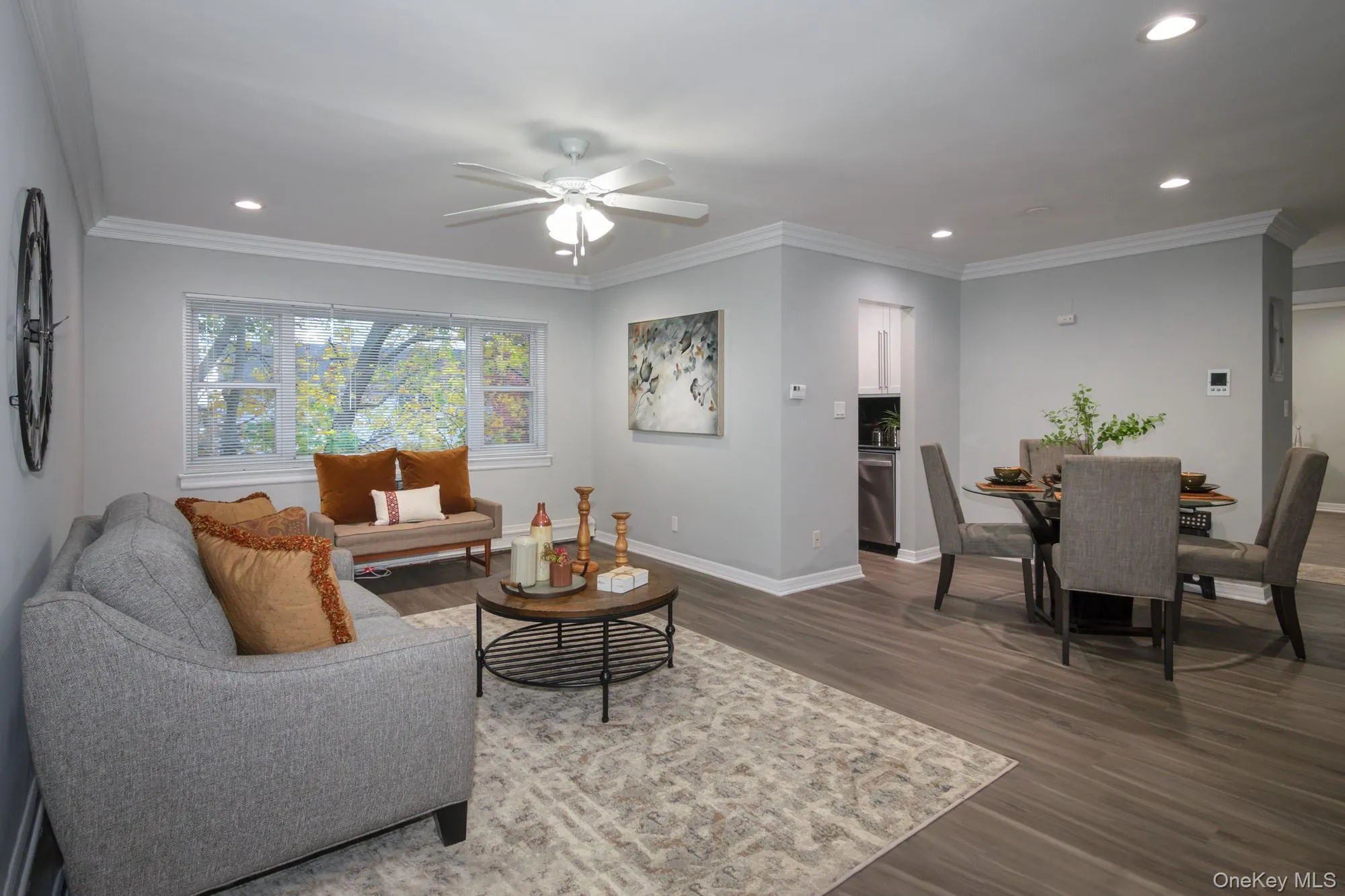 92 South Clinton Avenue, Islip, NY, 1 Bedroom Bedrooms, 4 Rooms Rooms,1 BathroomBathrooms,Residential Lease,For Rent,South Clinton,0,1023482 92 South Clinton Avenue, Islip, NY, 1 Bedroom Bedrooms, 4 Rooms Rooms,1 BathroomBathrooms,Residential Lease,For Rent,South Clinton,0,1023482