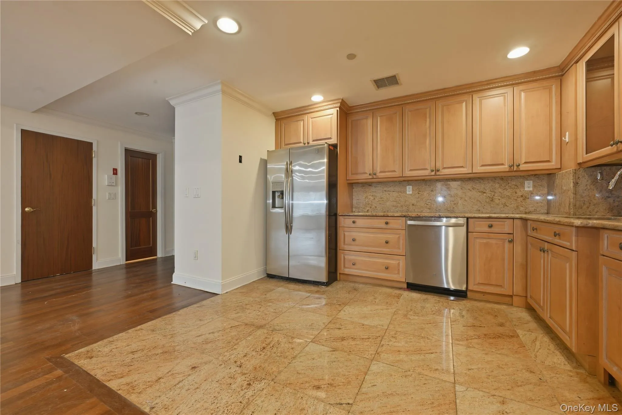 171 Great Neck Road, North Hempstead, NY, 2 Bedrooms Bedrooms, 6 Rooms Rooms,2 BathroomsBathrooms,Residential,For Rent,Great Neck,0,1023483 171 Great Neck Road, North Hempstead, NY, 2 Bedrooms Bedrooms, 6 Rooms Rooms,2 BathroomsBathrooms,Residential,For Rent,Great Neck,0,1023483