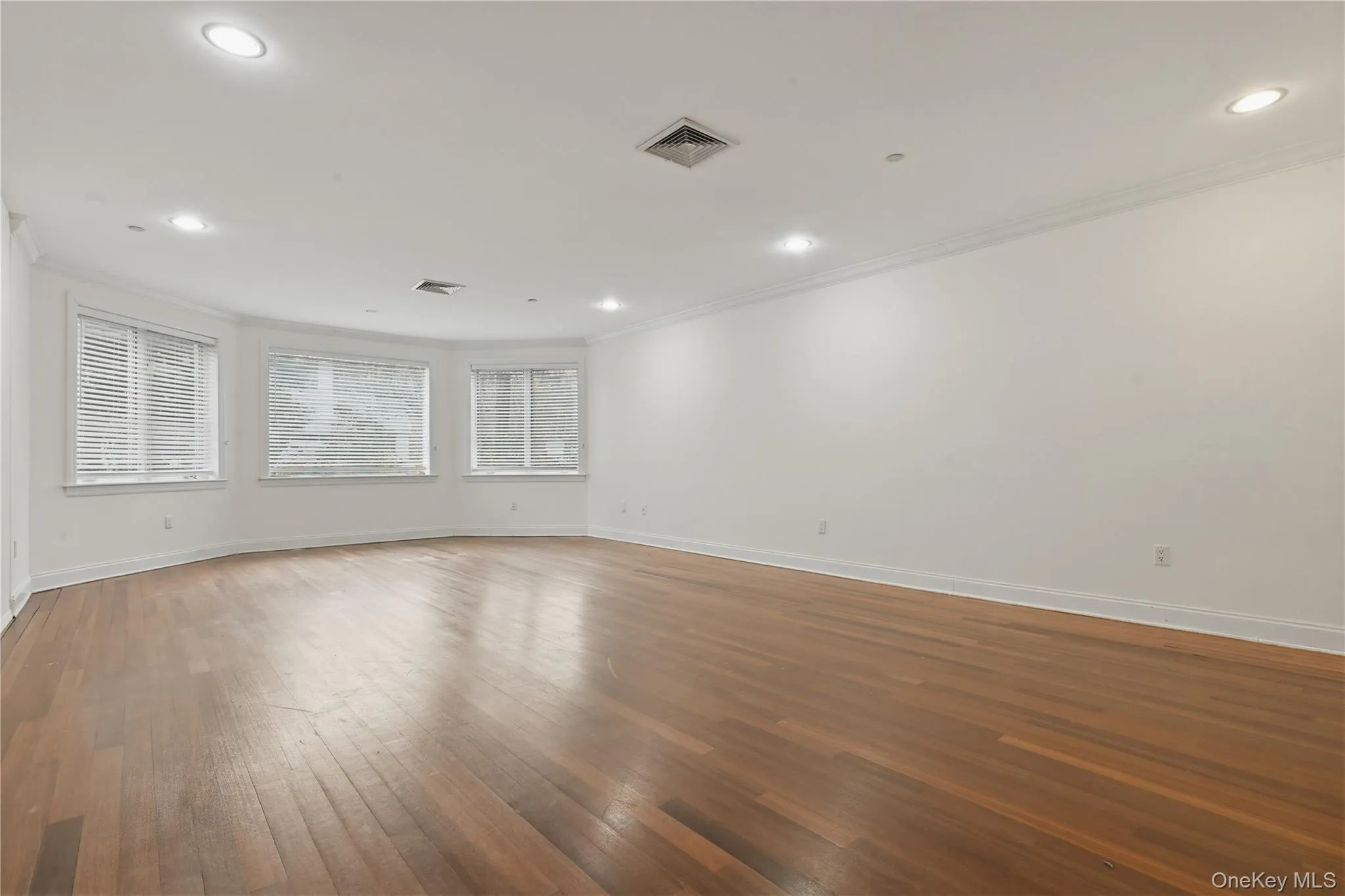171 Great Neck Road, North Hempstead, NY, 2 Bedrooms Bedrooms, 6 Rooms Rooms,2 BathroomsBathrooms,Residential,For Rent,Great Neck,0,1023483 171 Great Neck Road, North Hempstead, NY, 2 Bedrooms Bedrooms, 6 Rooms Rooms,2 BathroomsBathrooms,Residential,For Rent,Great Neck,0,1023483