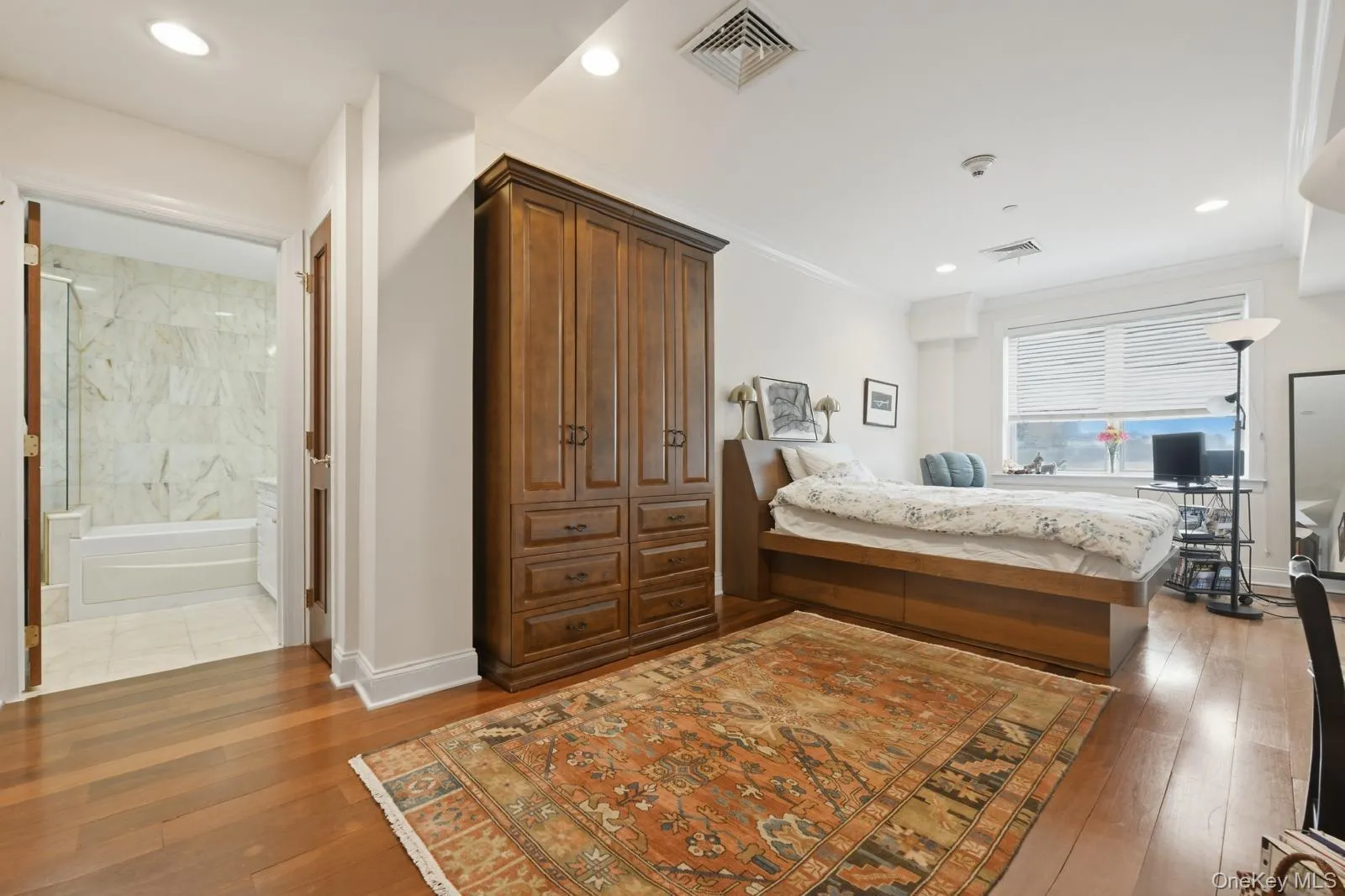 171 Great Neck Road, North Hempstead, NY, 2 Bedrooms Bedrooms, 6 Rooms Rooms,2 BathroomsBathrooms,Residential,For Rent,Great Neck,0,1023483 171 Great Neck Road, North Hempstead, NY, 2 Bedrooms Bedrooms, 6 Rooms Rooms,2 BathroomsBathrooms,Residential,For Rent,Great Neck,0,1023483