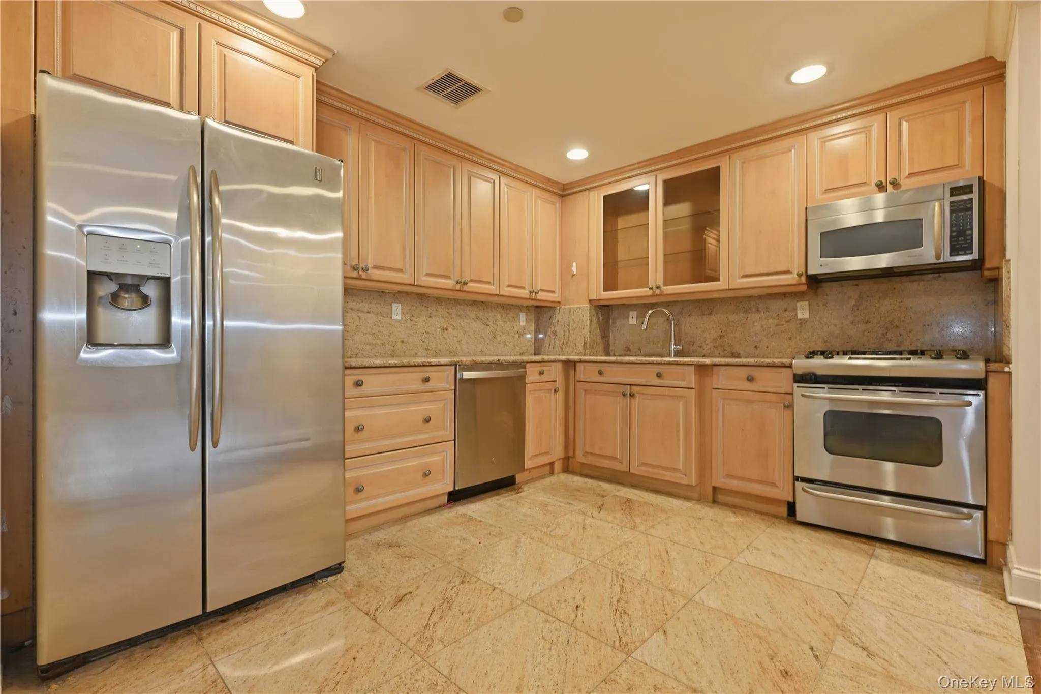 171 Great Neck Road, North Hempstead, NY, 2 Bedrooms Bedrooms, 6 Rooms Rooms,2 BathroomsBathrooms,Residential,For Rent,Great Neck,0,1023483 171 Great Neck Road, North Hempstead, NY, 2 Bedrooms Bedrooms, 6 Rooms Rooms,2 BathroomsBathrooms,Residential,For Rent,Great Neck,0,1023483