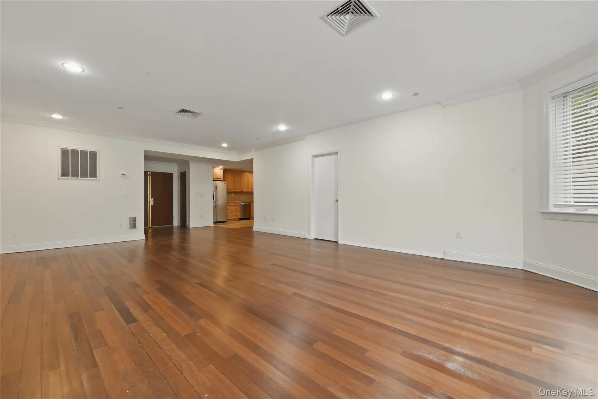 171 Great Neck Road, North Hempstead, NY, 2 Bedrooms Bedrooms, 6 Rooms Rooms,2 BathroomsBathrooms,Residential,For Rent,Great Neck,0,1023483 171 Great Neck Road, North Hempstead, NY, 2 Bedrooms Bedrooms, 6 Rooms Rooms,2 BathroomsBathrooms,Residential,For Rent,Great Neck,0,1023483