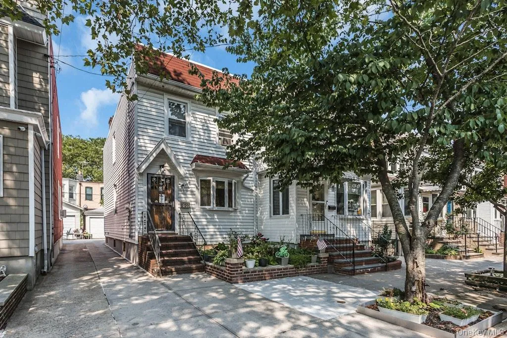7822 79th Place, New York, NY, 3 Bedrooms Bedrooms, 6 Rooms Rooms,2 BathroomsBathrooms,Residential,For Rent,79th,0,1023492 7822 79th Place, New York, NY, 3 Bedrooms Bedrooms, 6 Rooms Rooms,2 BathroomsBathrooms,Residential,For Rent,79th,0,1023492