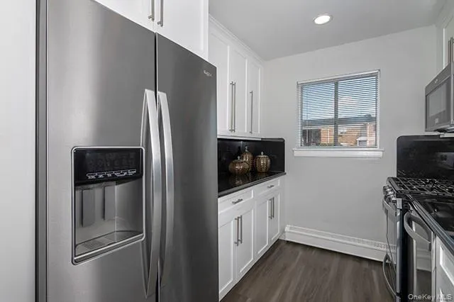 21 Brentwood Road, Islip, NY, 2 Bedrooms Bedrooms, 5 Rooms Rooms,2 BathroomsBathrooms,Residential Lease,For Rent,Brentwood,0,1023494 21 Brentwood Road, Islip, NY, 2 Bedrooms Bedrooms, 5 Rooms Rooms,2 BathroomsBathrooms,Residential Lease,For Rent,Brentwood,0,1023494