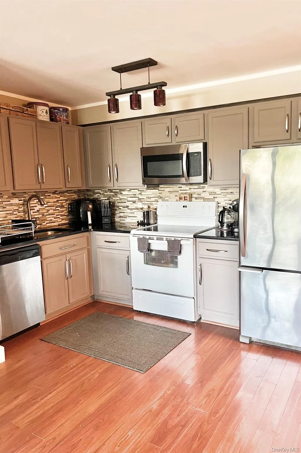 260 Beach 81st Street, New York, NY, 2 Bedrooms Bedrooms, 4 Rooms Rooms,1 BathroomBathrooms,Residential,For Rent,Beach 81st,0,1023497 260 Beach 81st Street, New York, NY, 2 Bedrooms Bedrooms, 4 Rooms Rooms,1 BathroomBathrooms,Residential,For Rent,Beach 81st,0,1023497