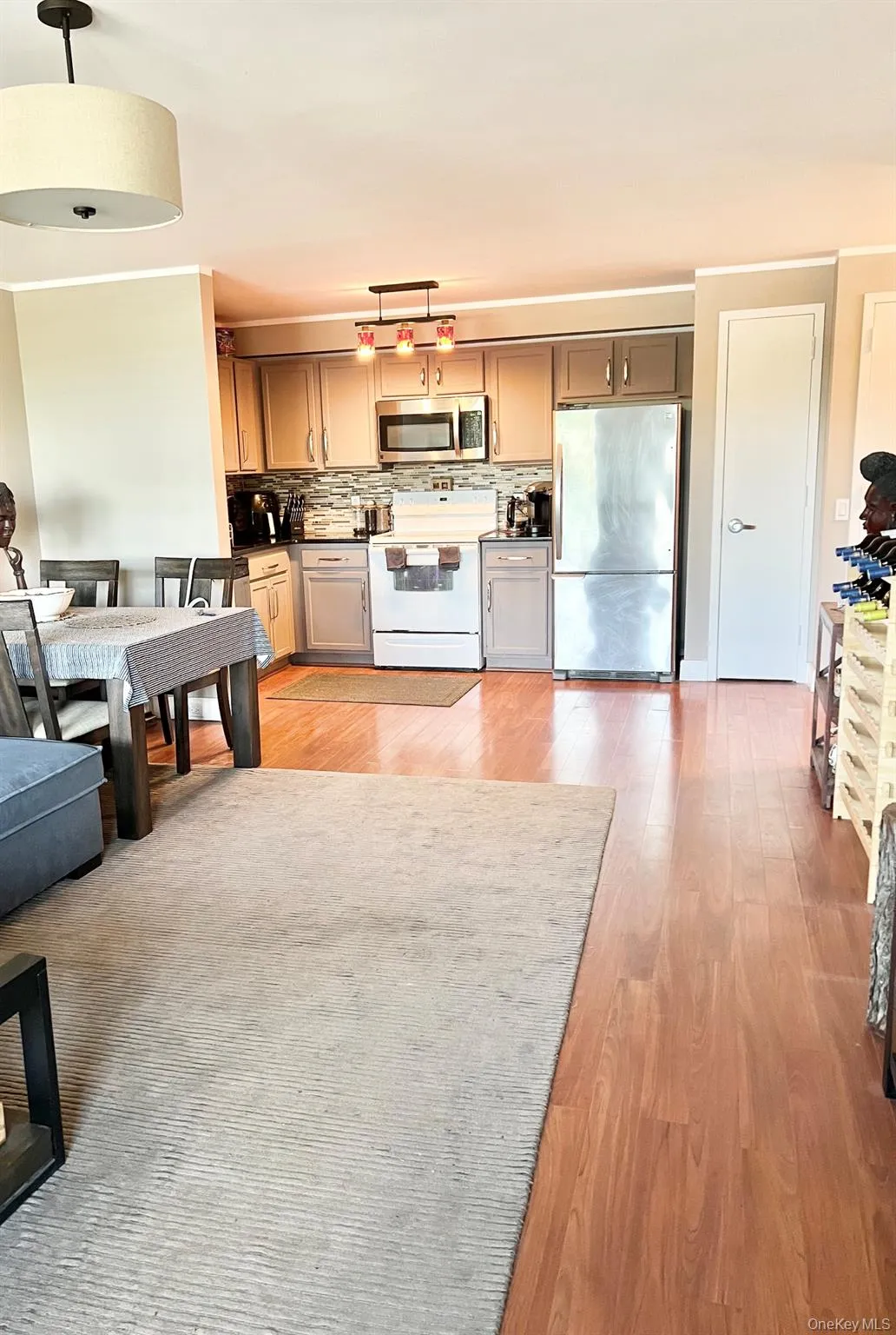 260 Beach 81st Street, New York, NY, 2 Bedrooms Bedrooms, 4 Rooms Rooms,1 BathroomBathrooms,Residential,For Rent,Beach 81st,0,1023497 260 Beach 81st Street, New York, NY, 2 Bedrooms Bedrooms, 4 Rooms Rooms,1 BathroomBathrooms,Residential,For Rent,Beach 81st,0,1023497