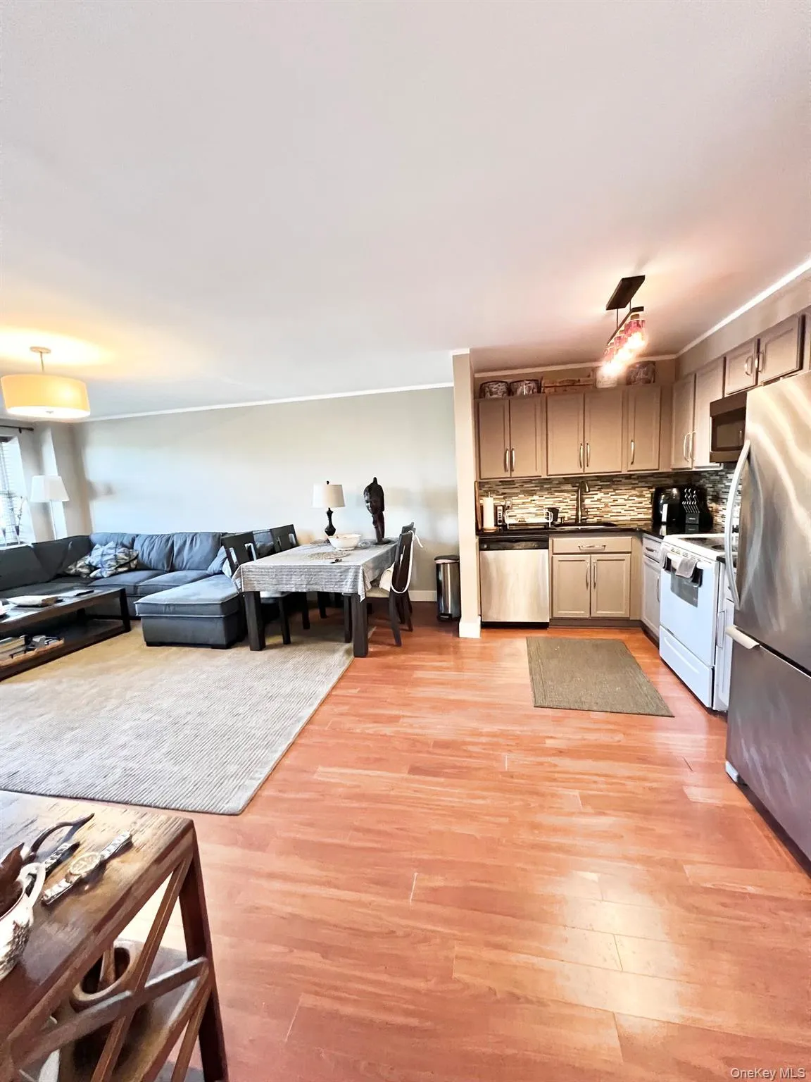 260 Beach 81st Street, New York, NY, 2 Bedrooms Bedrooms, 4 Rooms Rooms,1 BathroomBathrooms,Residential,For Rent,Beach 81st,0,1023497 260 Beach 81st Street, New York, NY, 2 Bedrooms Bedrooms, 4 Rooms Rooms,1 BathroomBathrooms,Residential,For Rent,Beach 81st,0,1023497