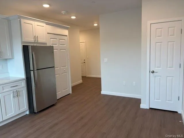 227 4th Avenue, Islip, NY, 1 Room Rooms,1 BathroomBathrooms,Residential Lease,For Rent,Avenue,0,1023504 227 4th Avenue, Islip, NY, 1 Room Rooms,1 BathroomBathrooms,Residential Lease,For Rent,Avenue,0,1023504