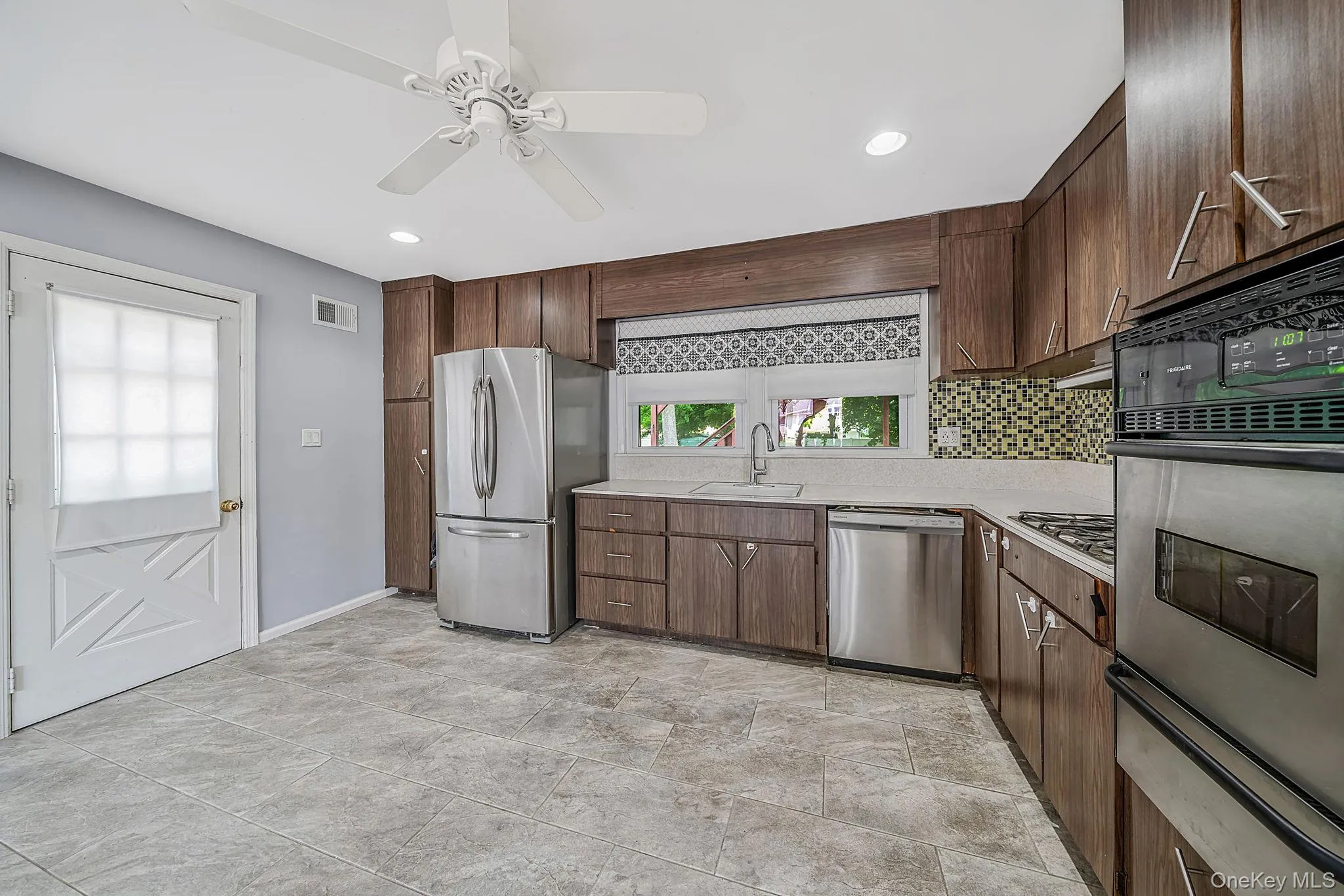 146 Dawn Drive, Brookhaven, NY, 4 Bedrooms Bedrooms, 7 Rooms Rooms,2 BathroomsBathrooms,Residential,For Rent,Dawn,0,1023515 146 Dawn Drive, Brookhaven, NY, 4 Bedrooms Bedrooms, 7 Rooms Rooms,2 BathroomsBathrooms,Residential,For Rent,Dawn,0,1023515