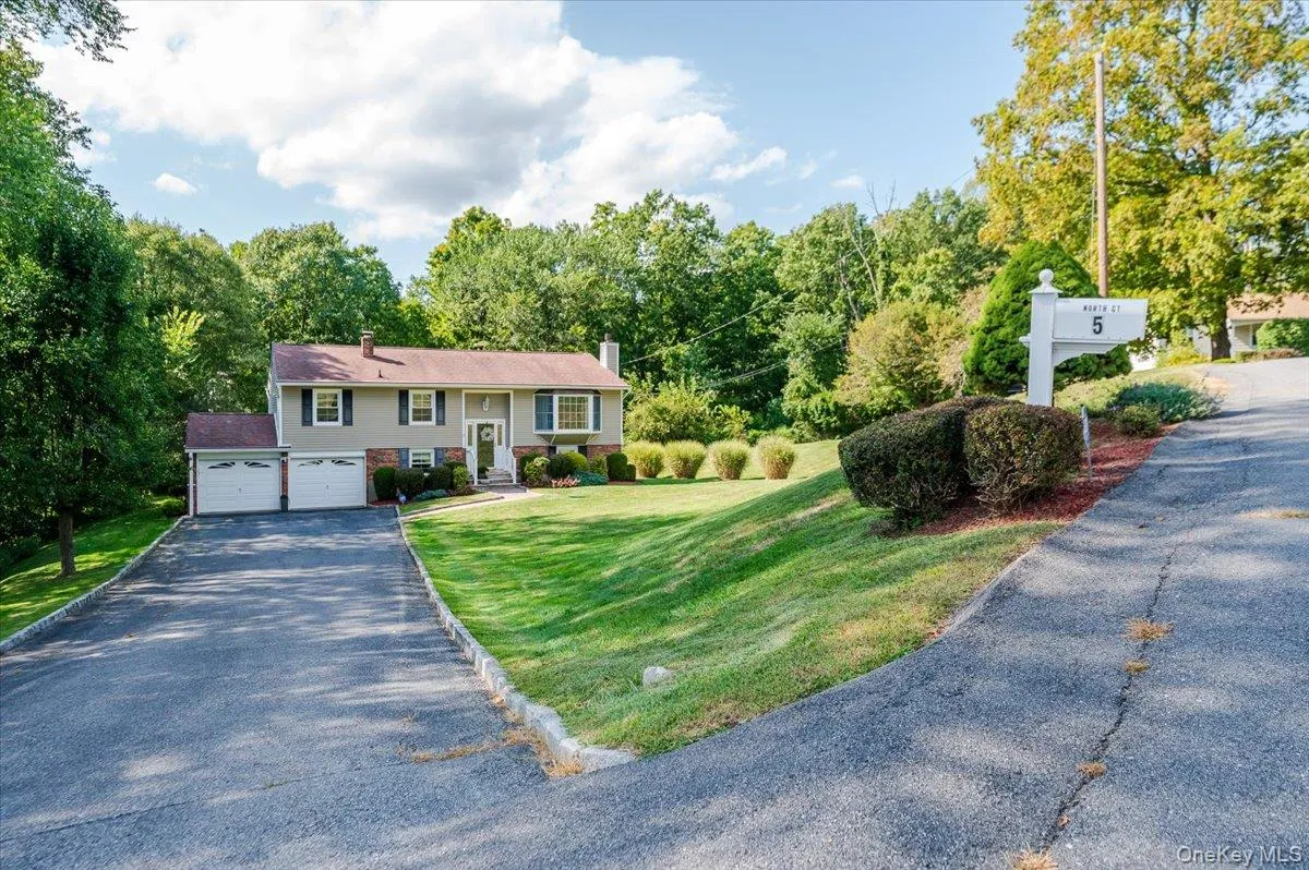 5 North Court, Carmel, NY, 3 Bedrooms Bedrooms, 7 Rooms Rooms,2 BathroomsBathrooms,Residential,For Rent,North,0,1023517 5 North Court, Carmel, NY, 3 Bedrooms Bedrooms, 7 Rooms Rooms,2 BathroomsBathrooms,Residential,For Rent,North,0,1023517
