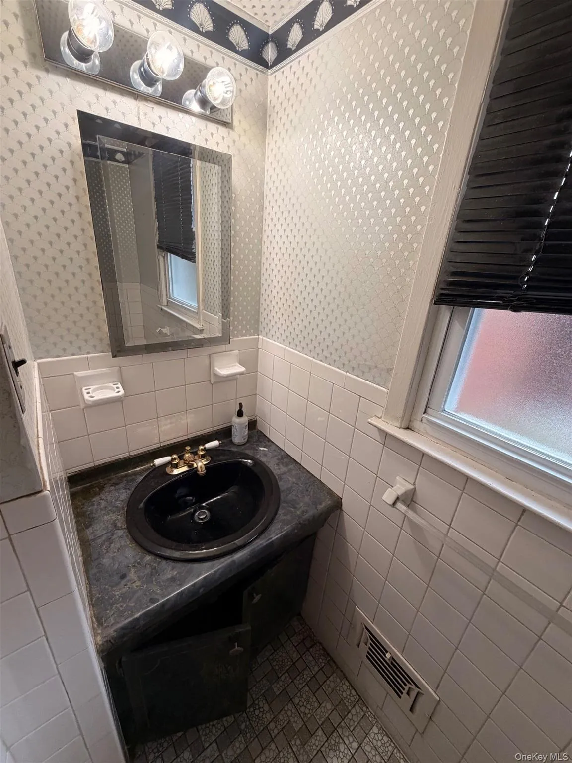 3224 Watt Avenue, New York, NY, 3 Bedrooms Bedrooms, 5 Rooms Rooms,1 BathroomBathrooms,Residential,For Rent,Watt,0,1023519 3224 Watt Avenue, New York, NY, 3 Bedrooms Bedrooms, 5 Rooms Rooms,1 BathroomBathrooms,Residential,For Rent,Watt,0,1023519