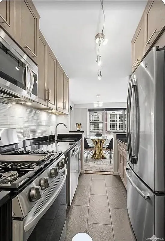 370 76th Street, New York, NY, 1 Bedroom Bedrooms, 4 Rooms Rooms,1 BathroomBathrooms,Residential,For Rent,76th,0,1023525 370 76th Street, New York, NY, 1 Bedroom Bedrooms, 4 Rooms Rooms,1 BathroomBathrooms,Residential,For Rent,76th,0,1023525