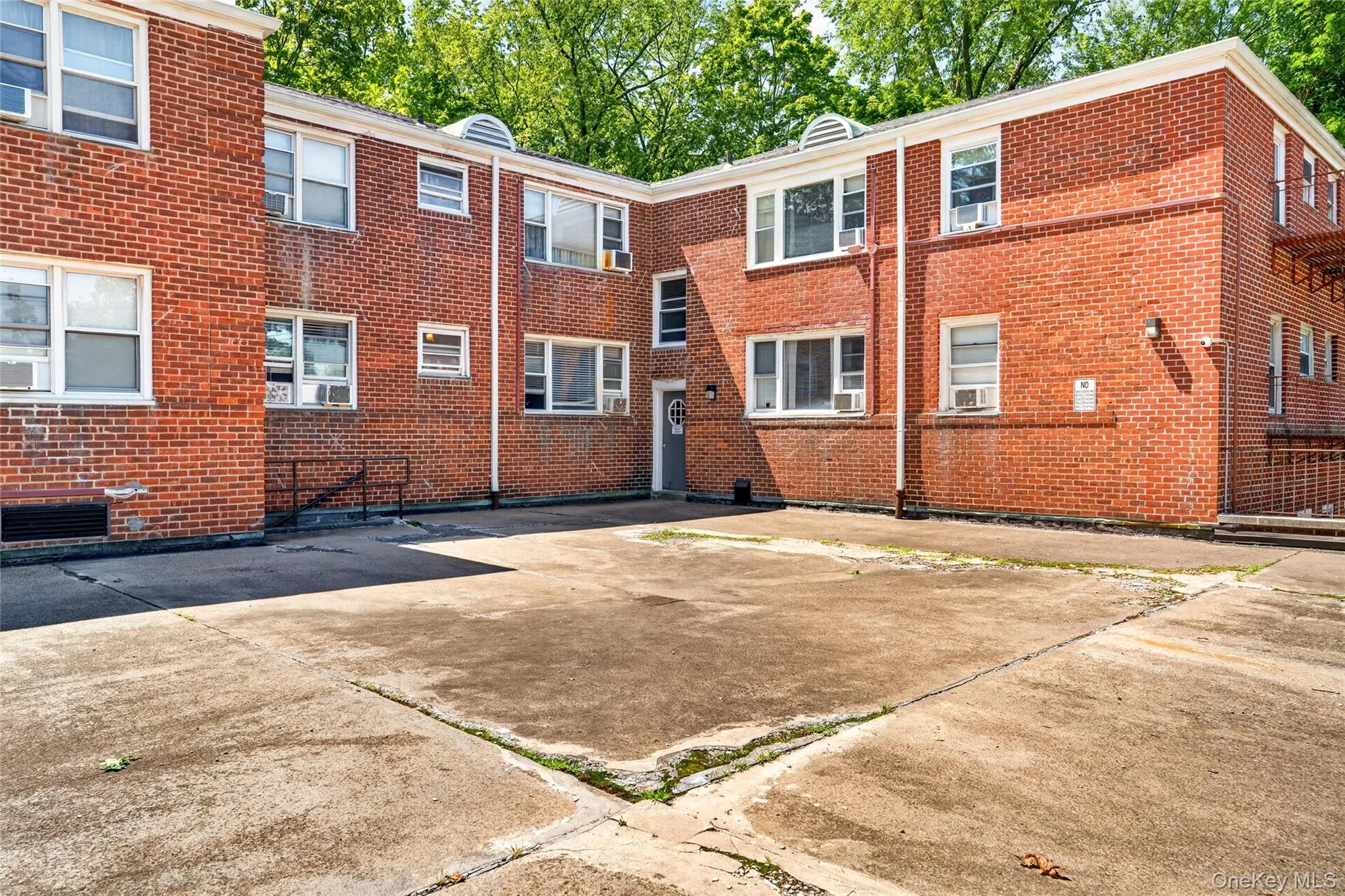 205 West Post Road, White Plains, NY, 1 Bedroom Bedrooms, 3 Rooms Rooms,1 BathroomBathrooms,Residential,For Rent,West Post,0,1023529 205 West Post Road, White Plains, NY, 1 Bedroom Bedrooms, 3 Rooms Rooms,1 BathroomBathrooms,Residential,For Rent,West Post,0,1023529