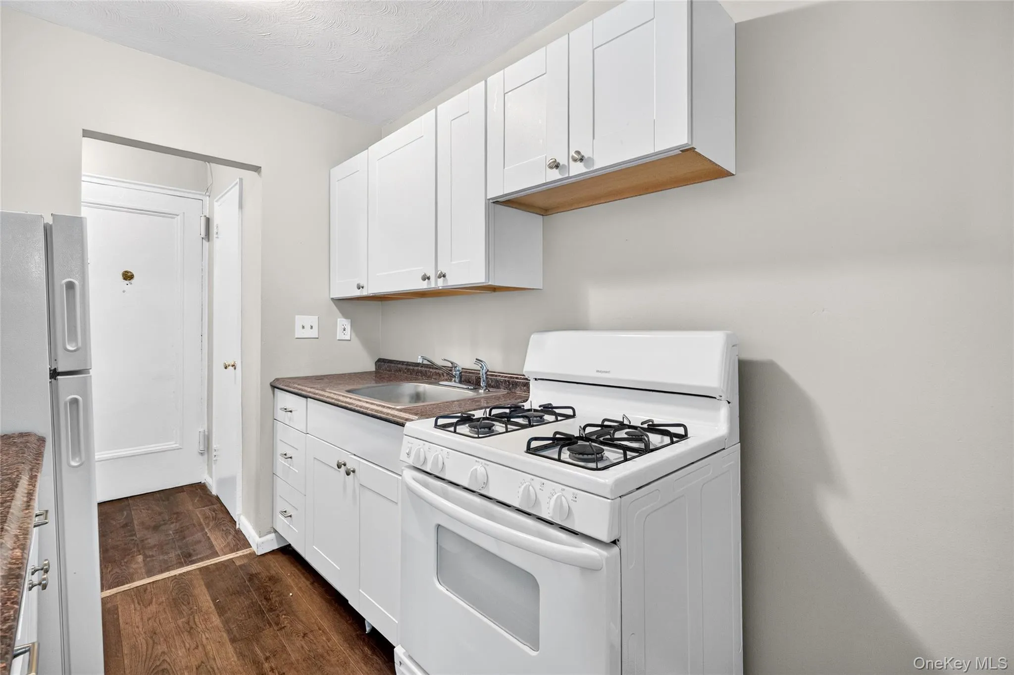 205 West Post Road, White Plains, NY, 1 Bedroom Bedrooms, 3 Rooms Rooms,1 BathroomBathrooms,Residential,For Rent,West Post,0,1023529 205 West Post Road, White Plains, NY, 1 Bedroom Bedrooms, 3 Rooms Rooms,1 BathroomBathrooms,Residential,For Rent,West Post,0,1023529