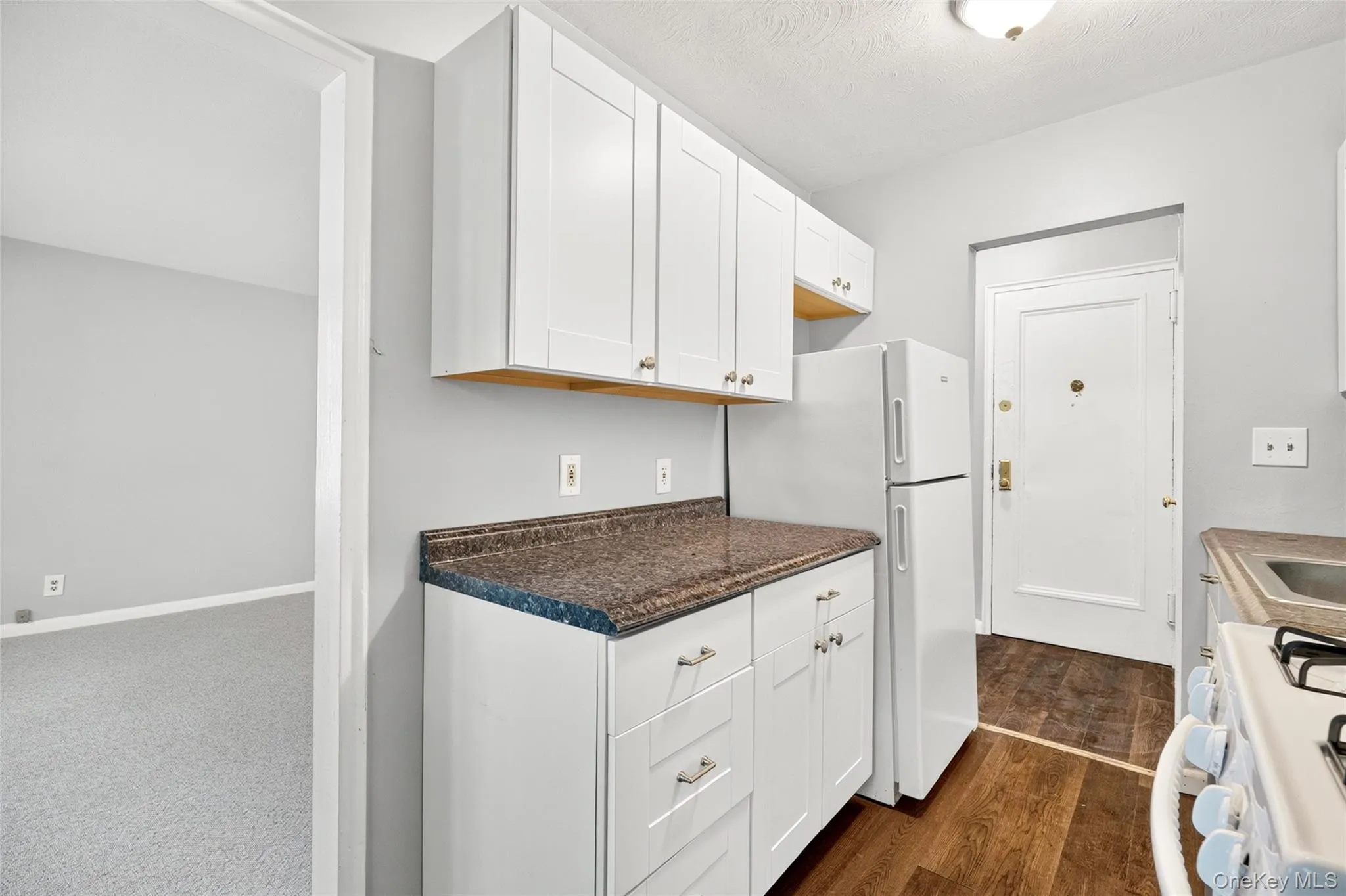 205 West Post Road, White Plains, NY, 1 Bedroom Bedrooms, 3 Rooms Rooms,1 BathroomBathrooms,Residential,For Rent,West Post,0,1023529 205 West Post Road, White Plains, NY, 1 Bedroom Bedrooms, 3 Rooms Rooms,1 BathroomBathrooms,Residential,For Rent,West Post,0,1023529