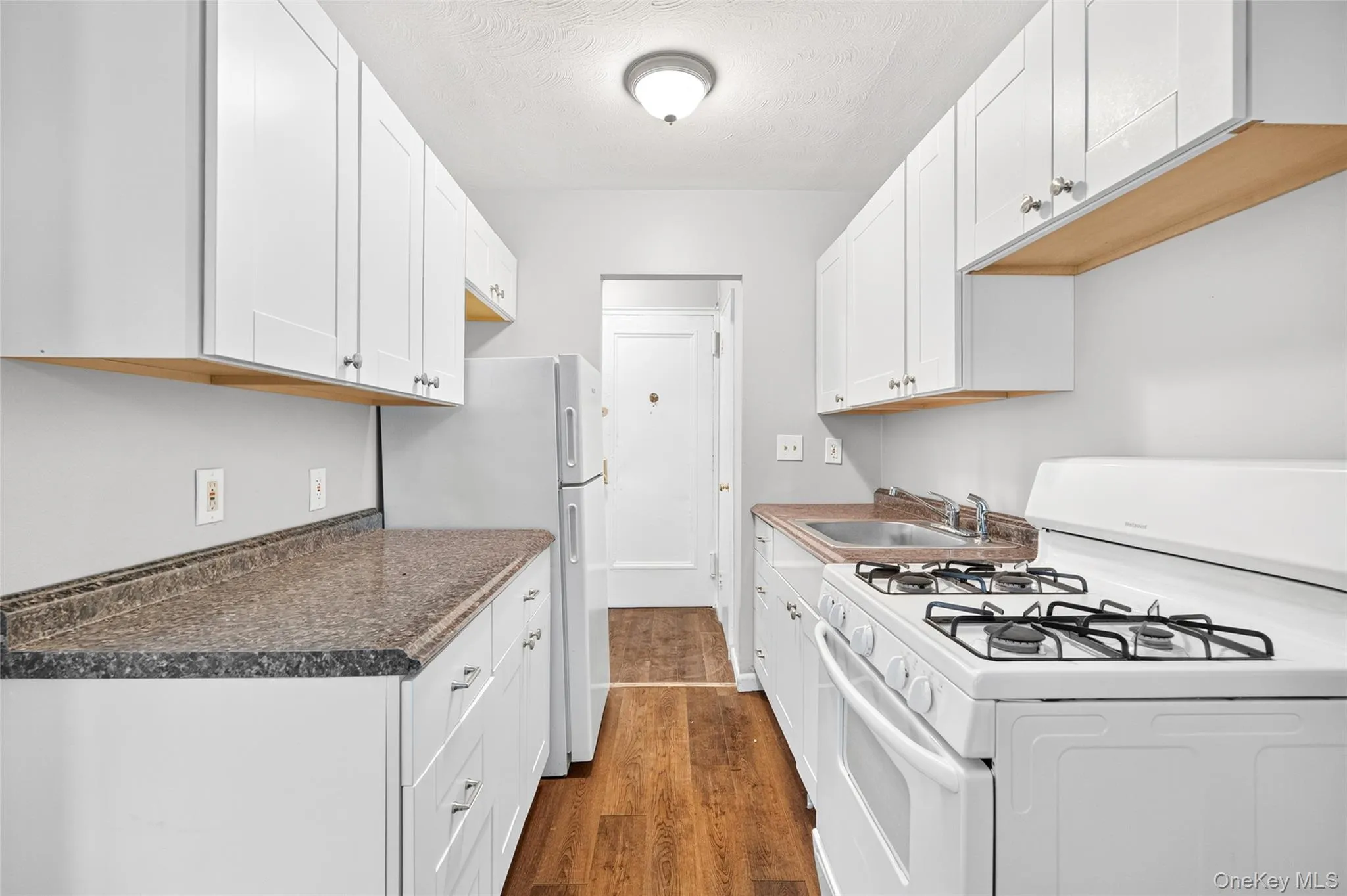 205 West Post Road, White Plains, NY, 1 Bedroom Bedrooms, 3 Rooms Rooms,1 BathroomBathrooms,Residential,For Rent,West Post,0,1023529 205 West Post Road, White Plains, NY, 1 Bedroom Bedrooms, 3 Rooms Rooms,1 BathroomBathrooms,Residential,For Rent,West Post,0,1023529