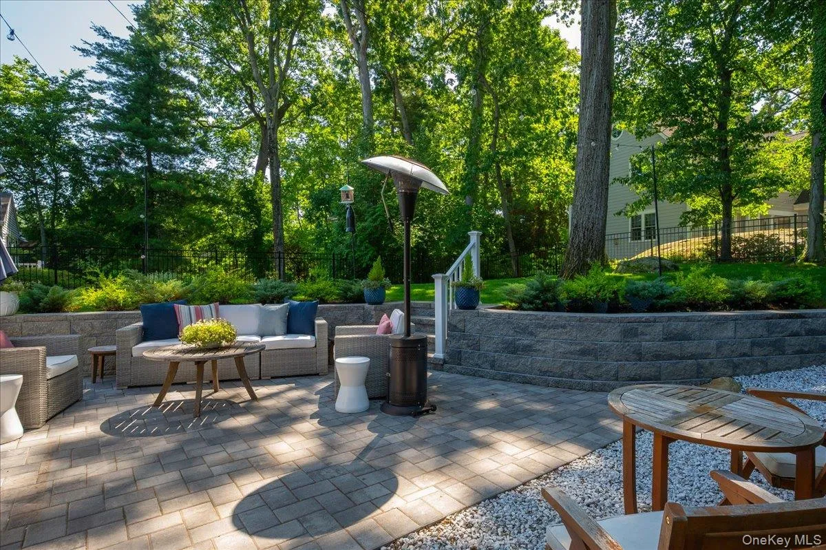 25 Shadow Lane, Mamaroneck, NY, 4 Bedrooms Bedrooms, 7 Rooms Rooms,3 BathroomsBathrooms,Residential,For Rent,Shadow,0,1023540 25 Shadow Lane, Mamaroneck, NY, 4 Bedrooms Bedrooms, 7 Rooms Rooms,3 BathroomsBathrooms,Residential,For Rent,Shadow,0,1023540