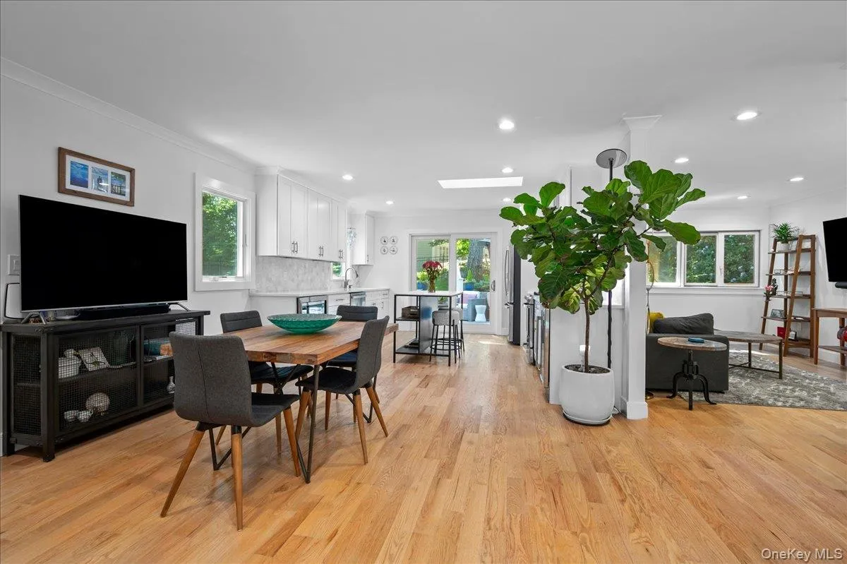 25 Shadow Lane, Mamaroneck, NY, 4 Bedrooms Bedrooms, 7 Rooms Rooms,3 BathroomsBathrooms,Residential,For Rent,Shadow,0,1023540 25 Shadow Lane, Mamaroneck, NY, 4 Bedrooms Bedrooms, 7 Rooms Rooms,3 BathroomsBathrooms,Residential,For Rent,Shadow,0,1023540