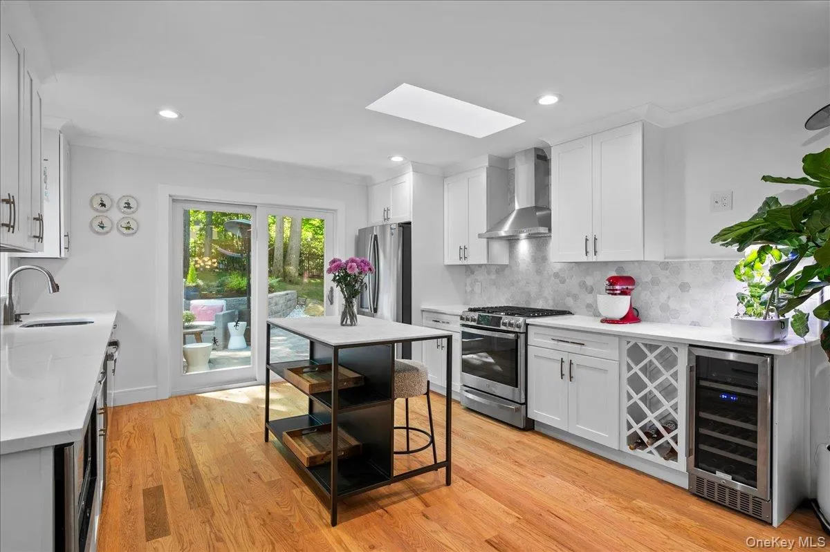 25 Shadow Lane, Mamaroneck, NY, 4 Bedrooms Bedrooms, 7 Rooms Rooms,3 BathroomsBathrooms,Residential,For Rent,Shadow,0,1023540 25 Shadow Lane, Mamaroneck, NY, 4 Bedrooms Bedrooms, 7 Rooms Rooms,3 BathroomsBathrooms,Residential,For Rent,Shadow,0,1023540