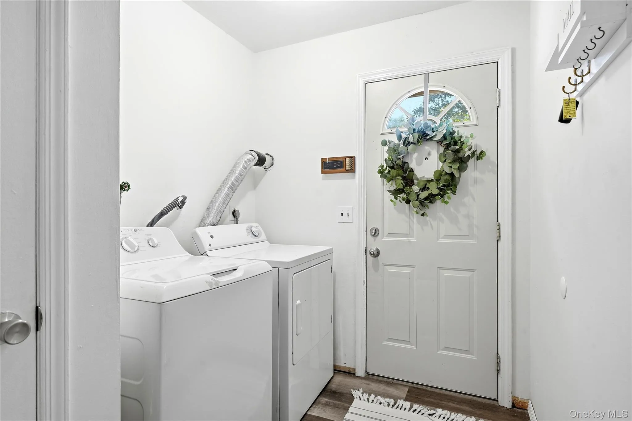 43 Margin Drive, Brookhaven, NY, 3 Bedrooms Bedrooms, 8 Rooms Rooms,2 BathroomsBathrooms,Residential,For Rent,Margin,0,1023542 43 Margin Drive, Brookhaven, NY, 3 Bedrooms Bedrooms, 8 Rooms Rooms,2 BathroomsBathrooms,Residential,For Rent,Margin,0,1023542