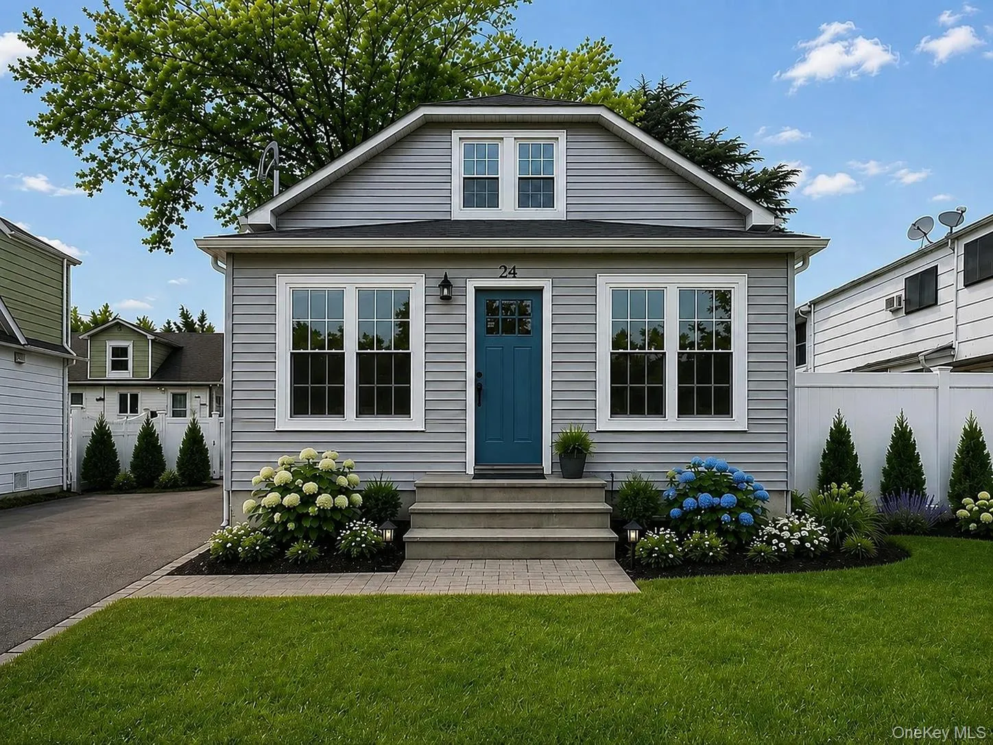 Virtual concept of front of the housewith plantings Virtual concept of front of the housewith plantings