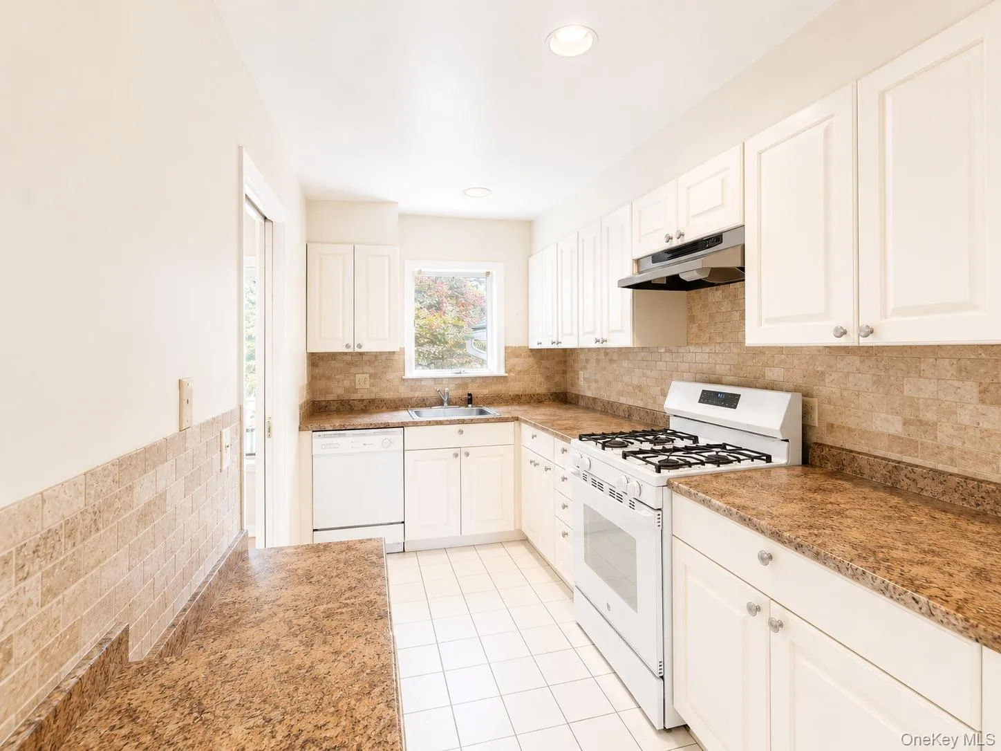 6 Cornell Place, Rye City, NY, 2 Bedrooms Bedrooms, 5 Rooms Rooms,2 BathroomsBathrooms,Residential Lease,For Rent,Cornell,0,1023548 6 Cornell Place, Rye City, NY, 2 Bedrooms Bedrooms, 5 Rooms Rooms,2 BathroomsBathrooms,Residential Lease,For Rent,Cornell,0,1023548